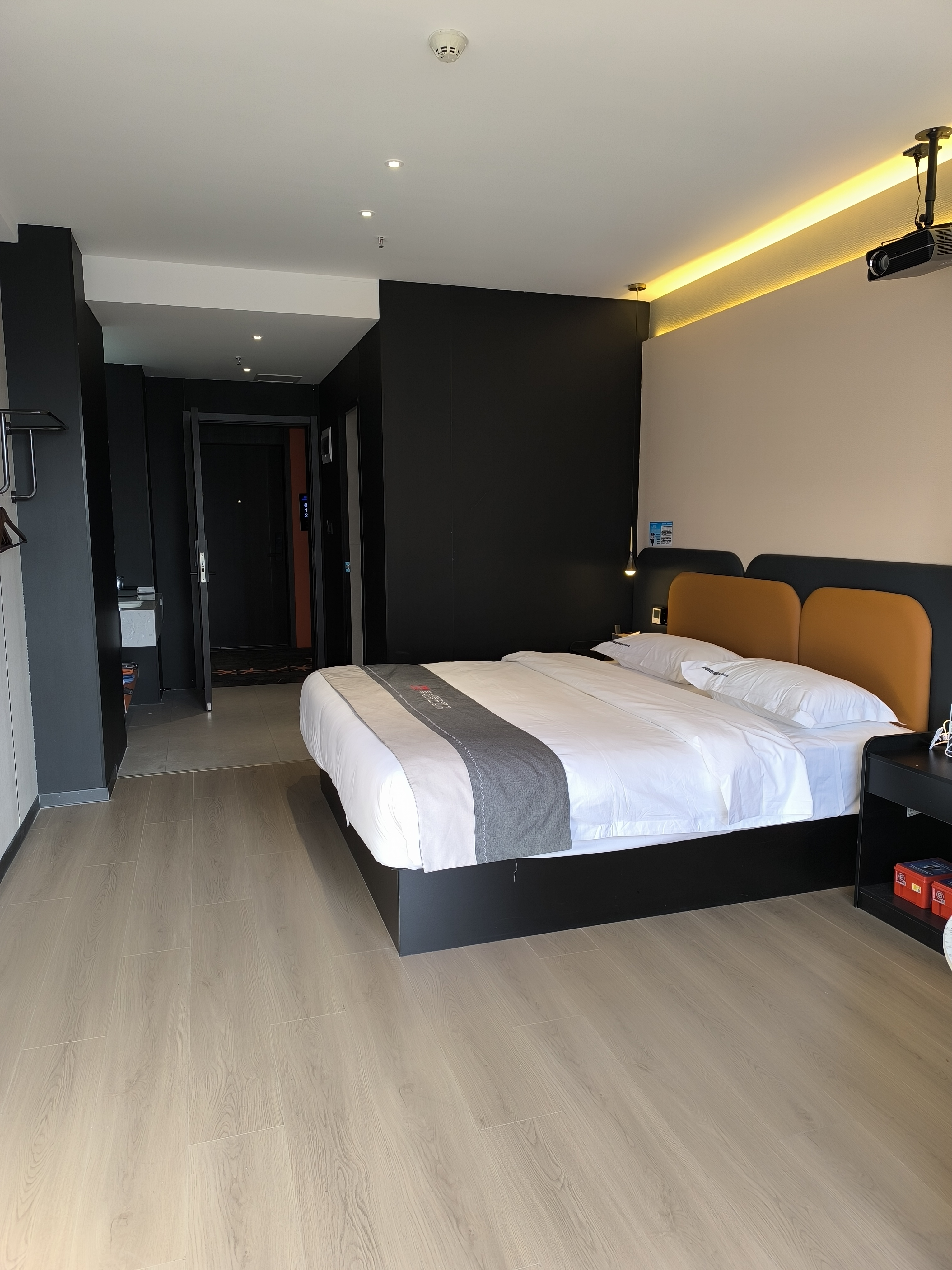 臻园 1室1厅1卫 3500.0元/月 臻园 1室1厅1卫 3500.0元/月室内图