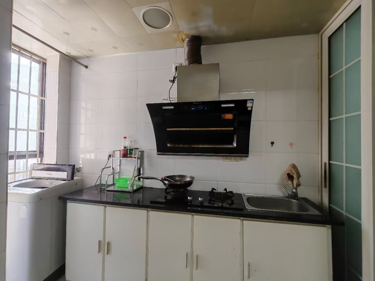 资江明珠 1室1厅1卫 1200.0元/月 资江明珠 1室1厅1卫 1200.0元/月室内图