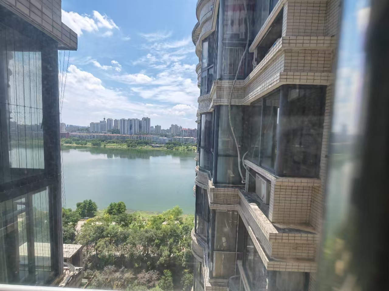 资江明珠 1室1厅1卫 1200.0元/月 资江明珠 1室1厅1卫 1200.0元/月室内图