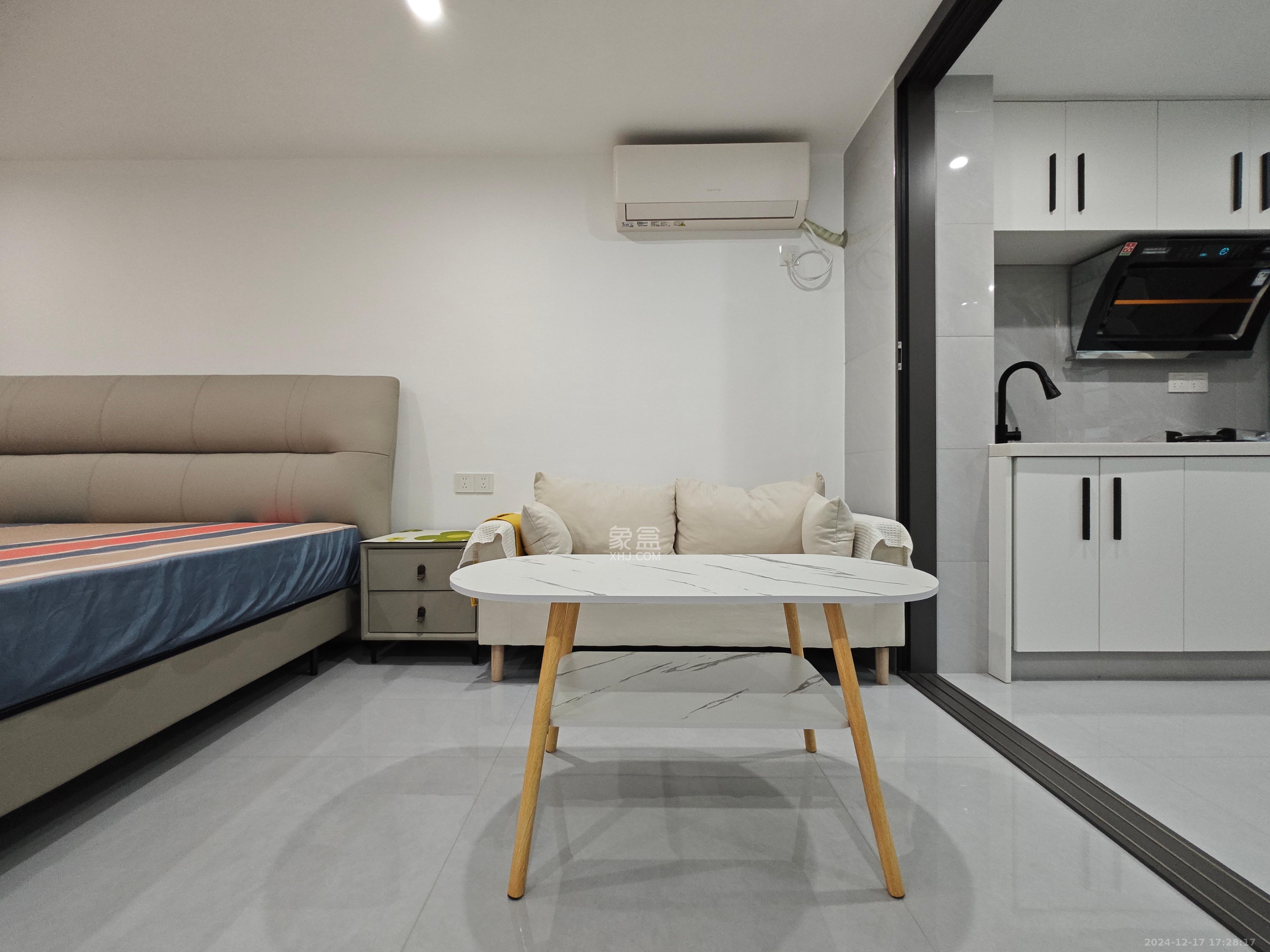 复地滨江金融中心  1室1厅1卫    1700.0元/月 复地滨江金融中心  1室1厅1卫    1700.0元/月