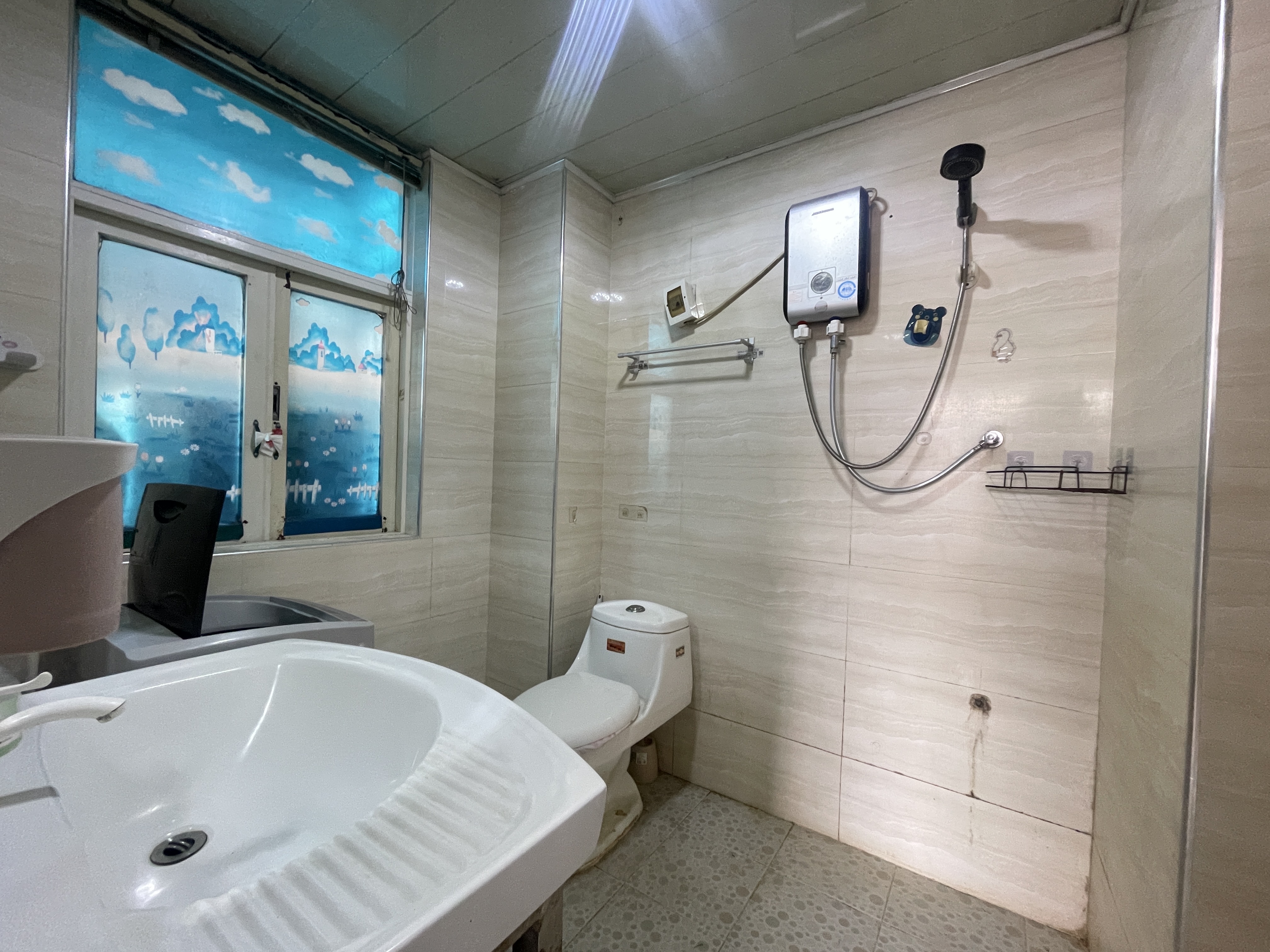 鸿禾温泉大厦 1室1厅1卫 56.0万 鸿禾温泉大厦 1室1厅1卫 56.0万卫生间