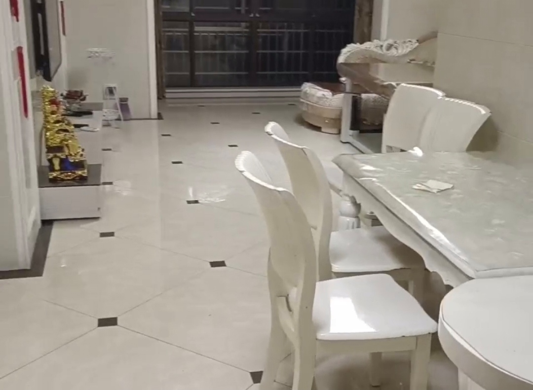 新概念 3室1厅1卫 1800.0元/月 新概念 3室1厅1卫 1800.0元/月室内图