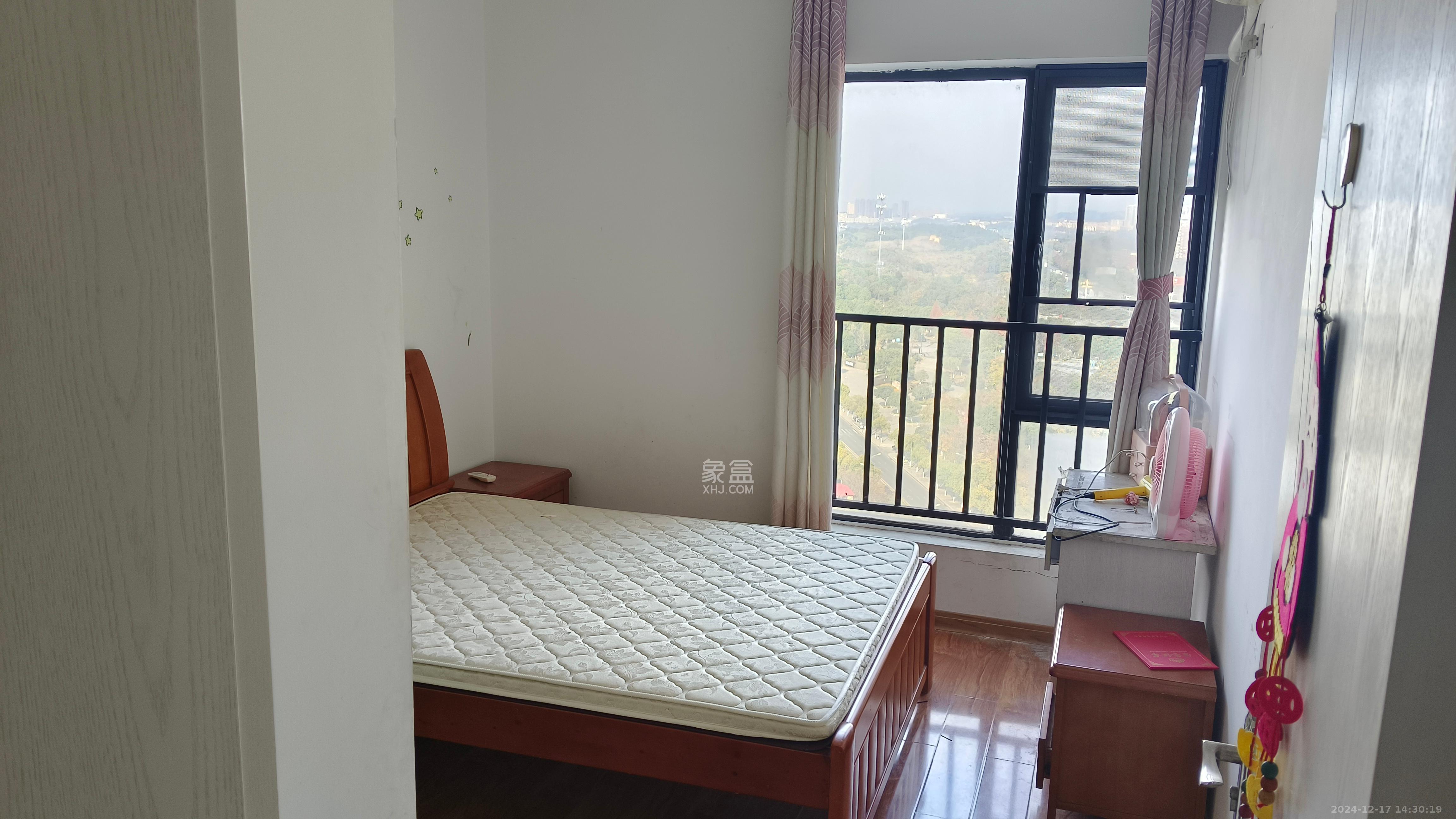 三一街区 3室2厅2卫 2000.0元/月 三一街区 3室2厅2卫 2000.0元/月室内图