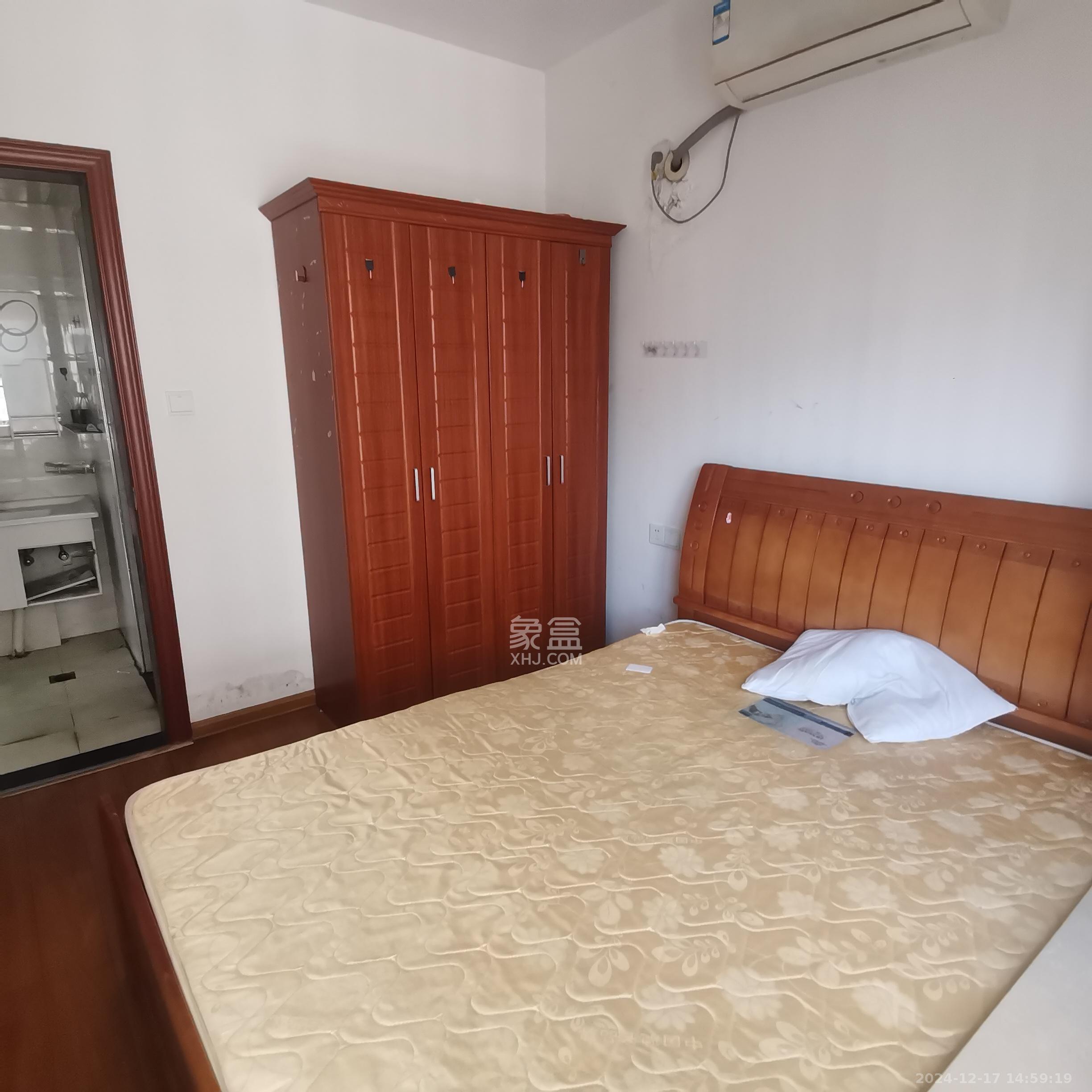 香樟兰亭(朗峰苑)  3室2厅1卫    2200.0元/月 香樟兰亭(朗峰苑)  3室2厅1卫    2200.0元/月室内图