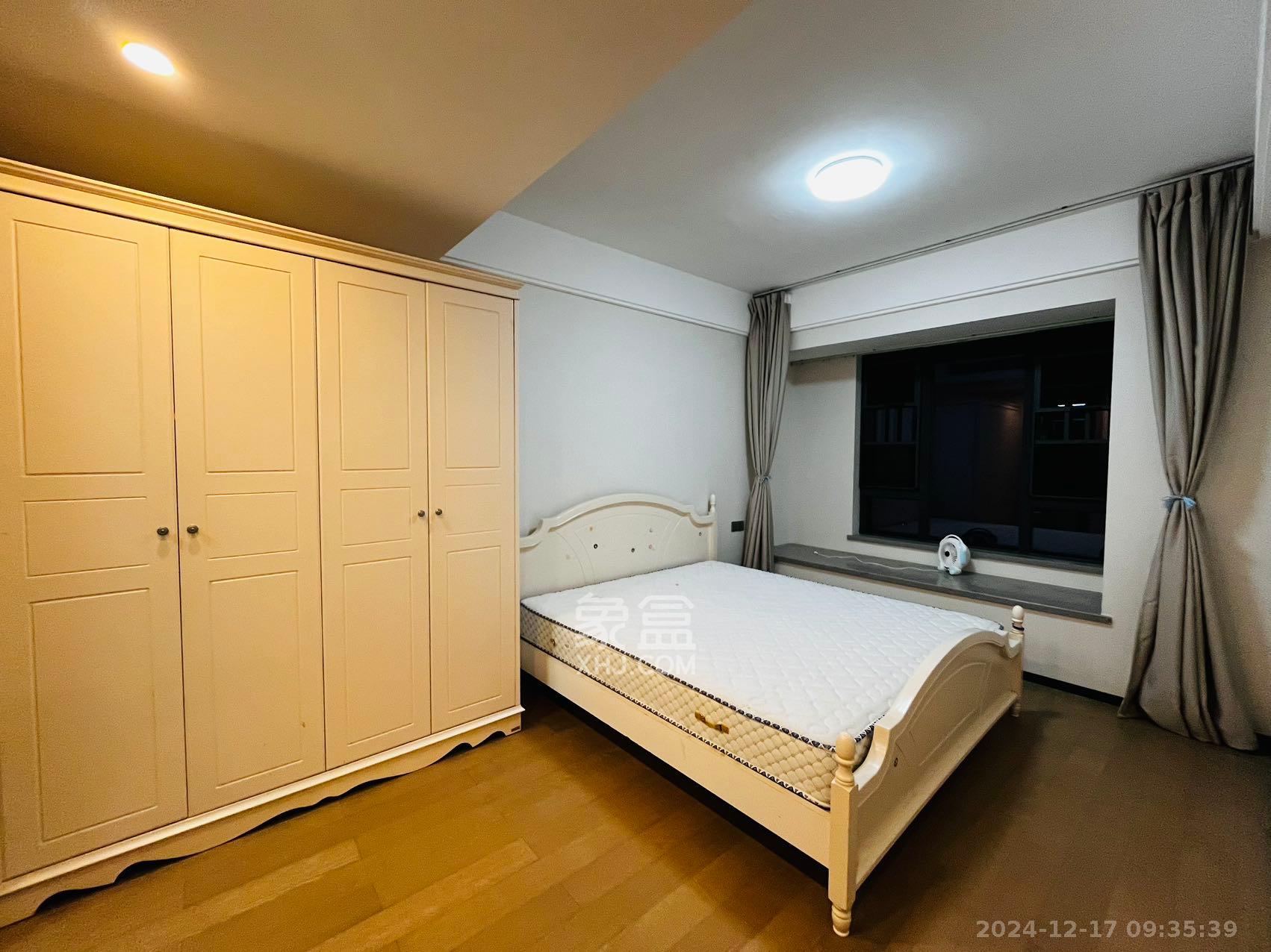 中海麓山境南区  3室2厅2卫    2800.0元/月 中海麓山境南区  3室2厅2卫    2800.0元/月室内图