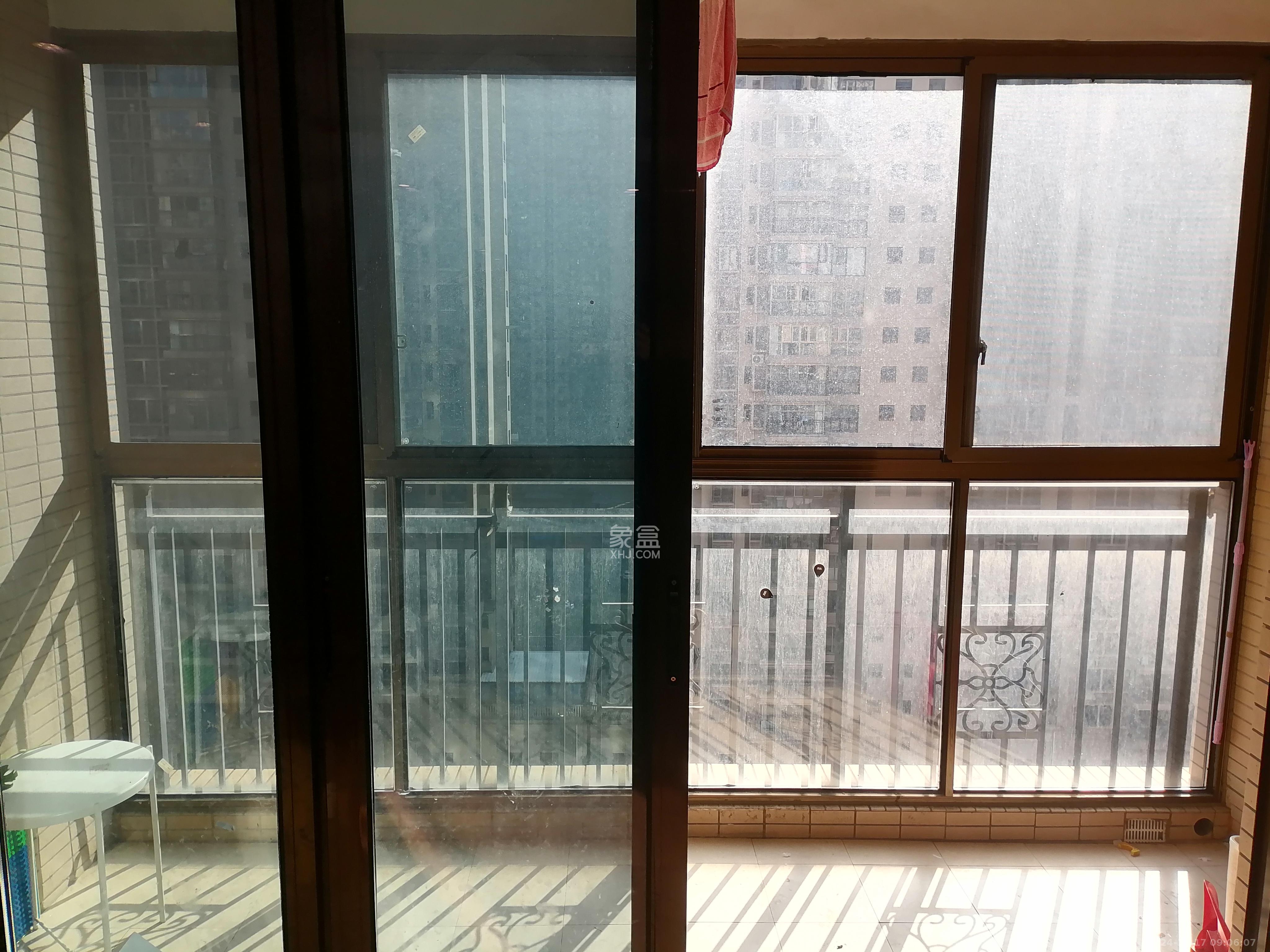 江山帝景哈佛  3室2厅1卫    2000.0元/月 江山帝景哈佛  3室2厅1卫    2000.0元/月室内图