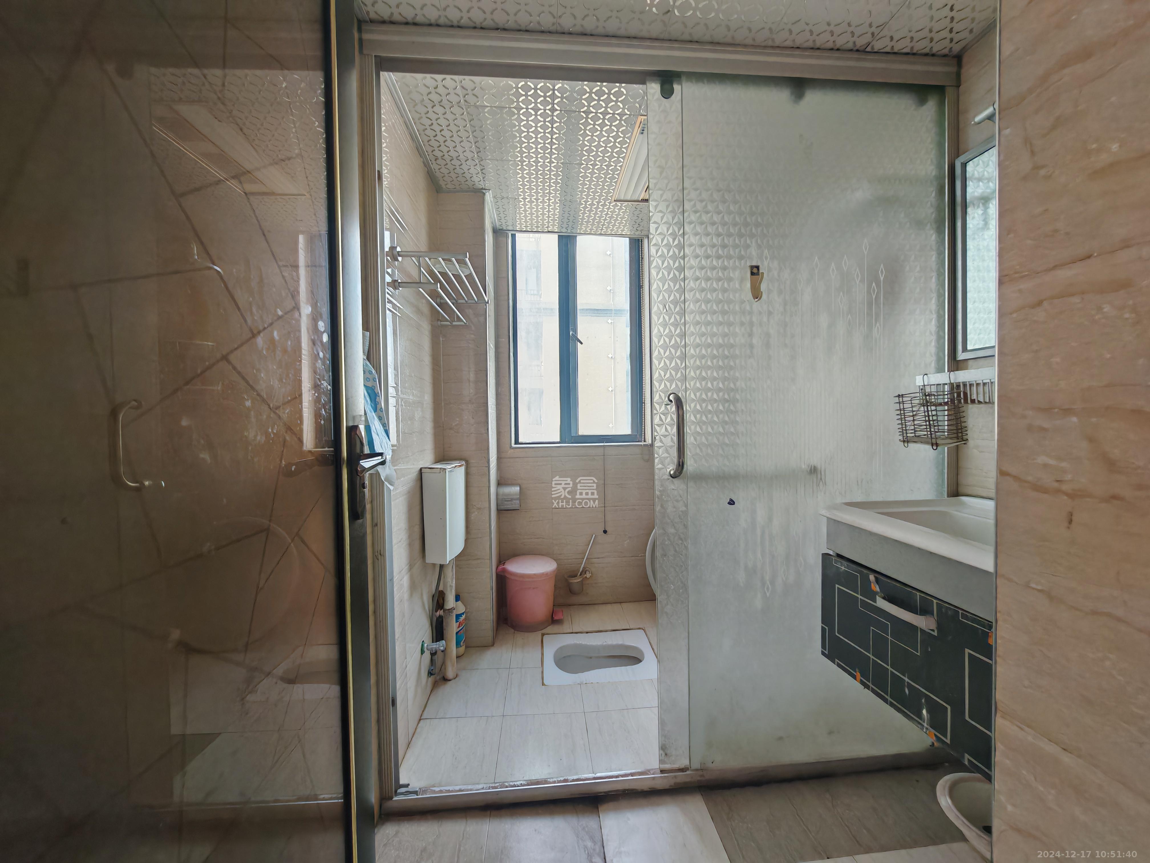 中建麓山和苑  3室2厅1卫    2000.0元/月 中建麓山和苑  3室2厅1卫    2000.0元/月室内图