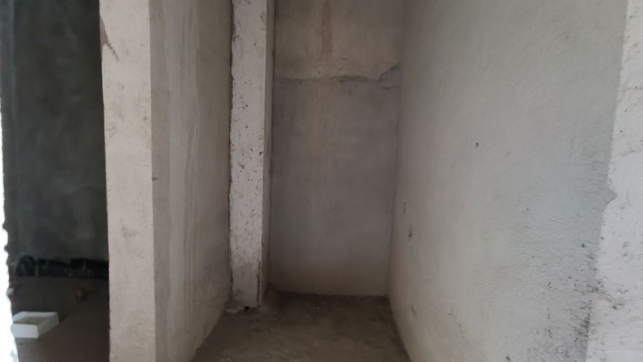 财苑小区 5室2厅2卫 135.0万 财苑小区 5室2厅2卫 135.0万客厅