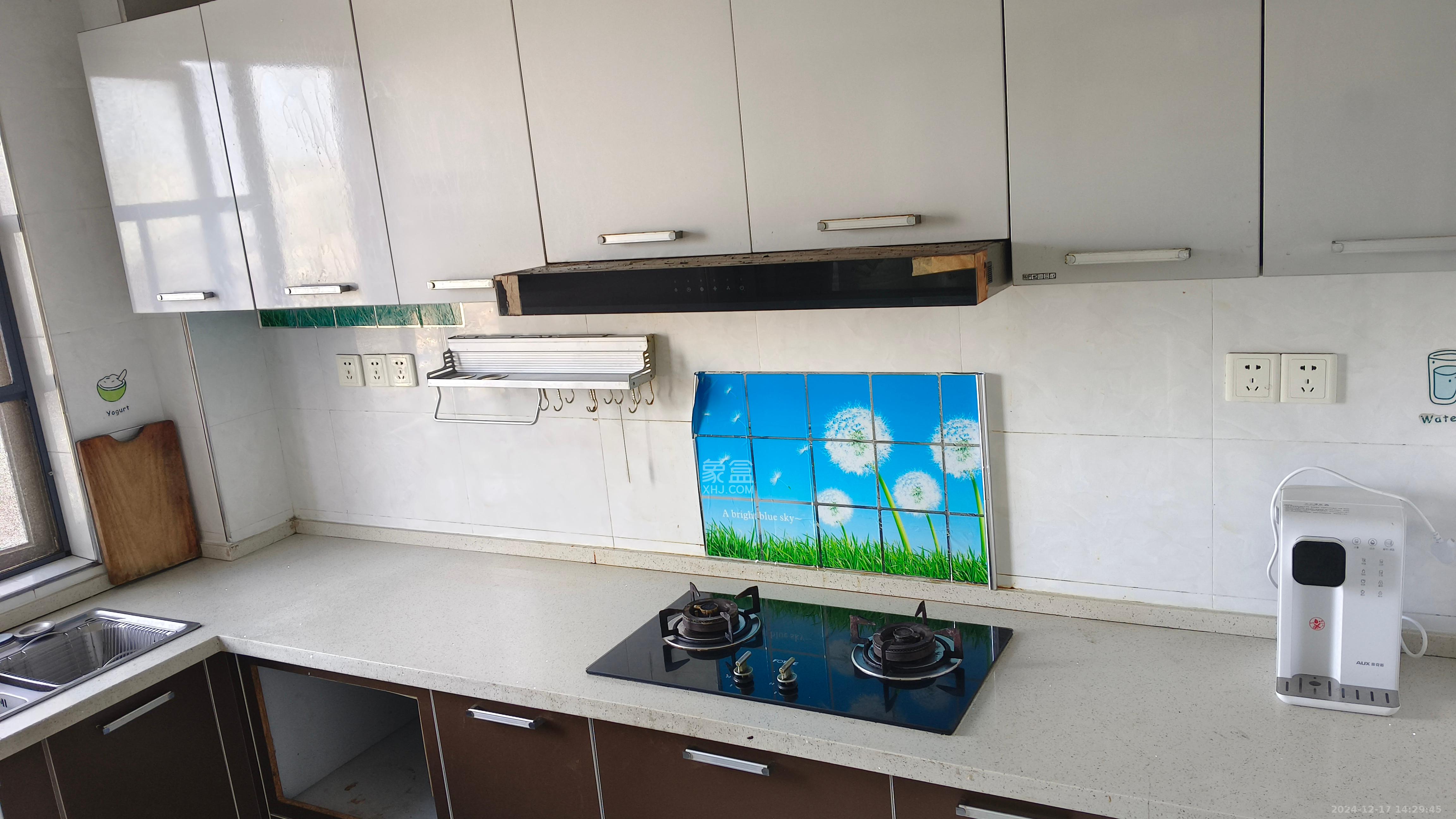 三一街区 3室2厅2卫 2000.0元/月 三一街区 3室2厅2卫 2000.0元/月室内图