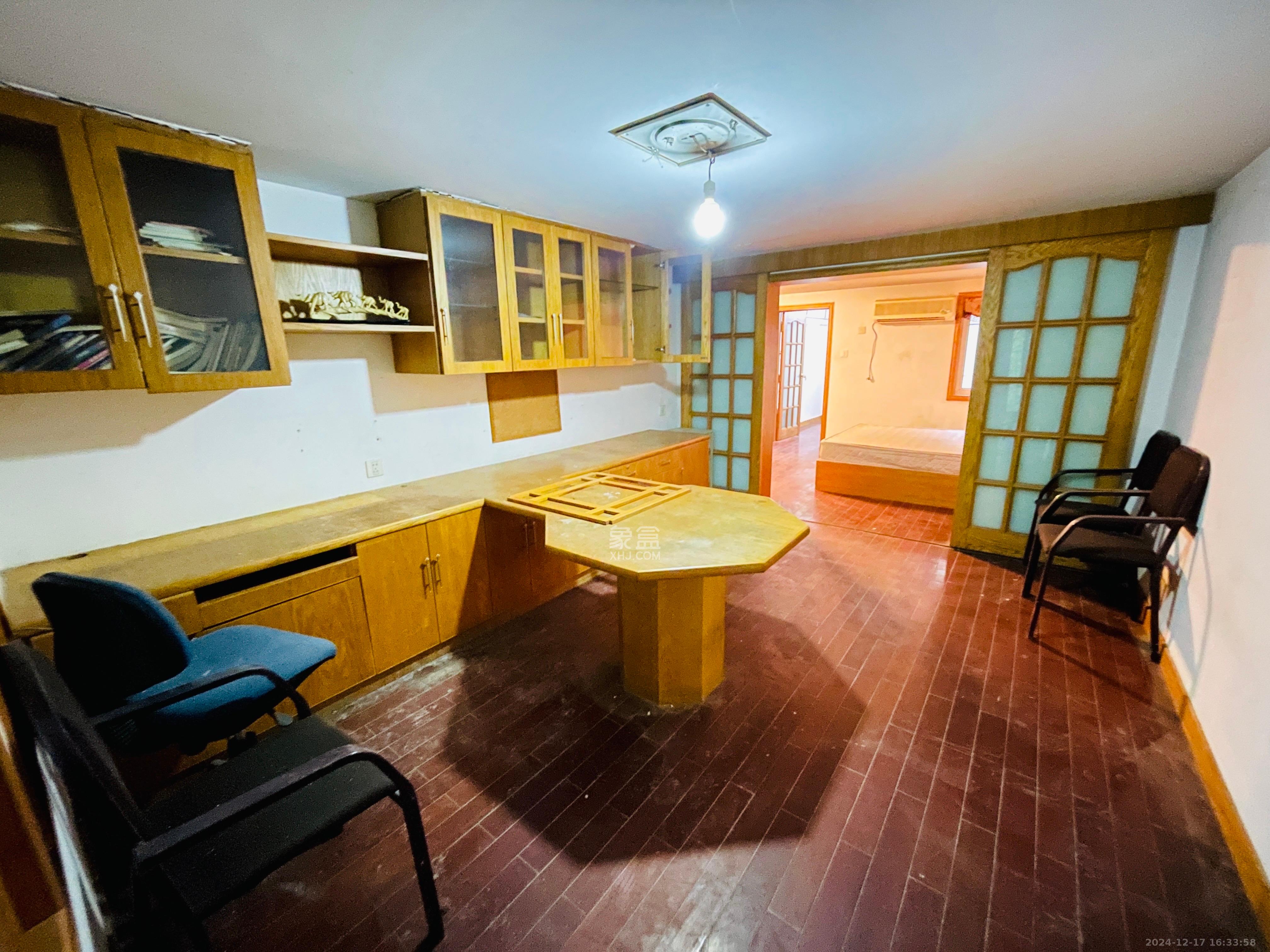 英才园三片  4室2厅2卫    3600.0元/月 英才园三片  4室2厅2卫    3600.0元/月室内图