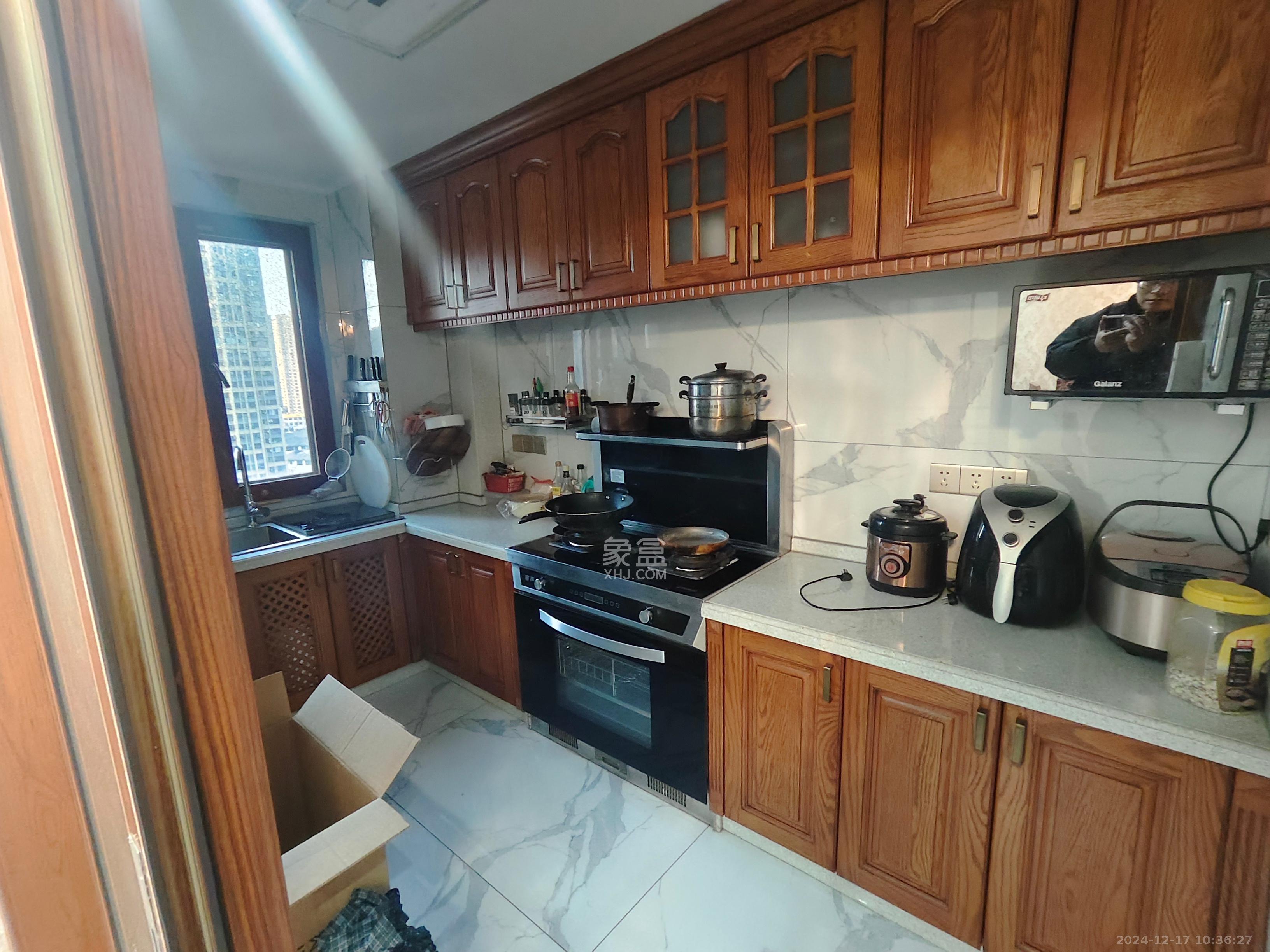 天麓尚层 4室2厅2卫 6000.0元/月 天麓尚层 4室2厅2卫 6000.0元/月室内图