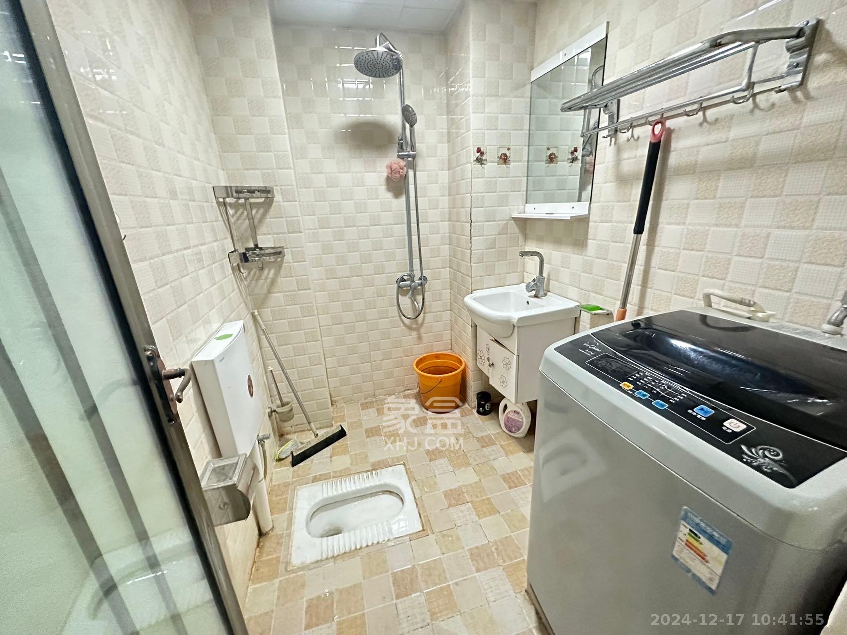 丰园城(鄱阳小区二期) 1室1厅1卫 1300.0元/月 丰园城(鄱阳小区二期) 1室1厅1卫 1300.0元/月室内图