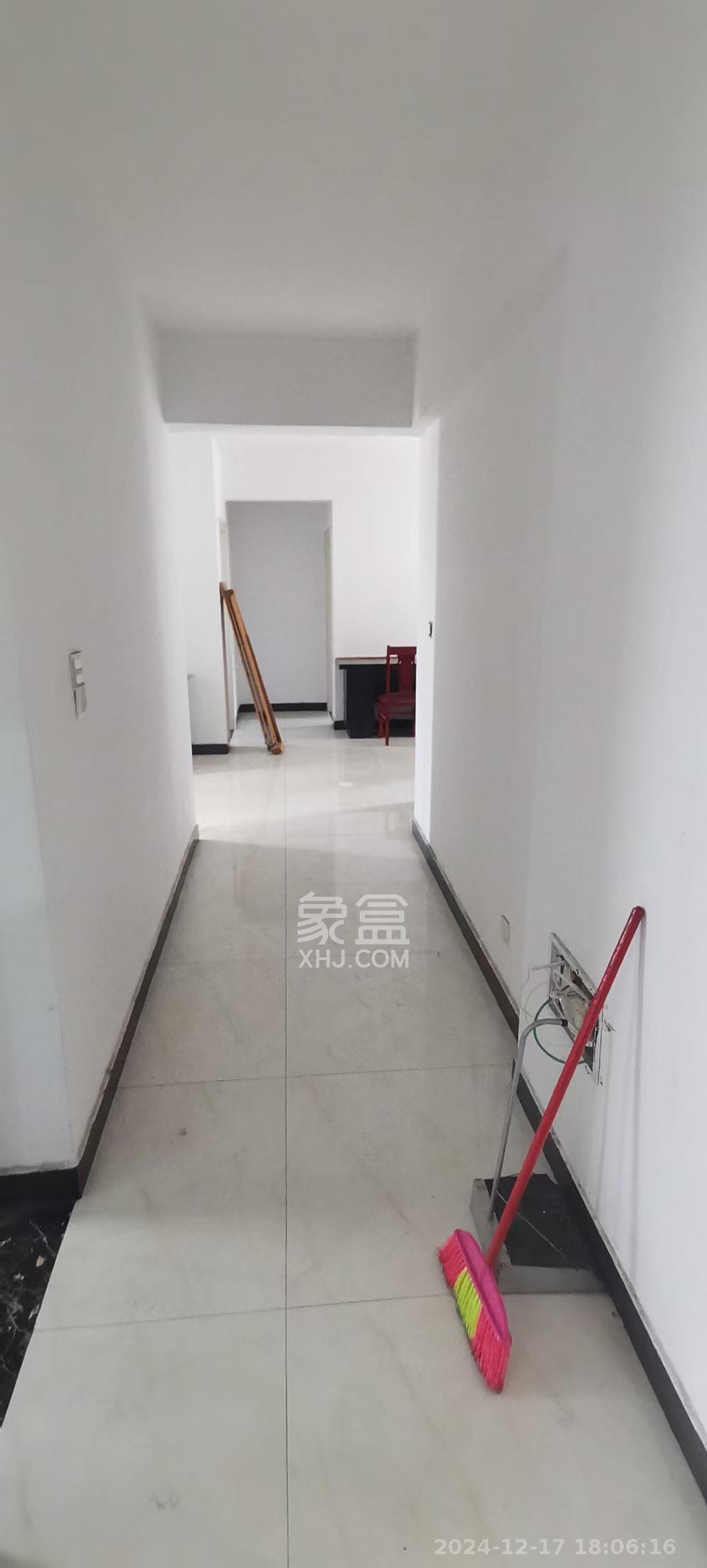 梅溪鑫苑名家  3室2厅2卫   2500.00元/月室内图
