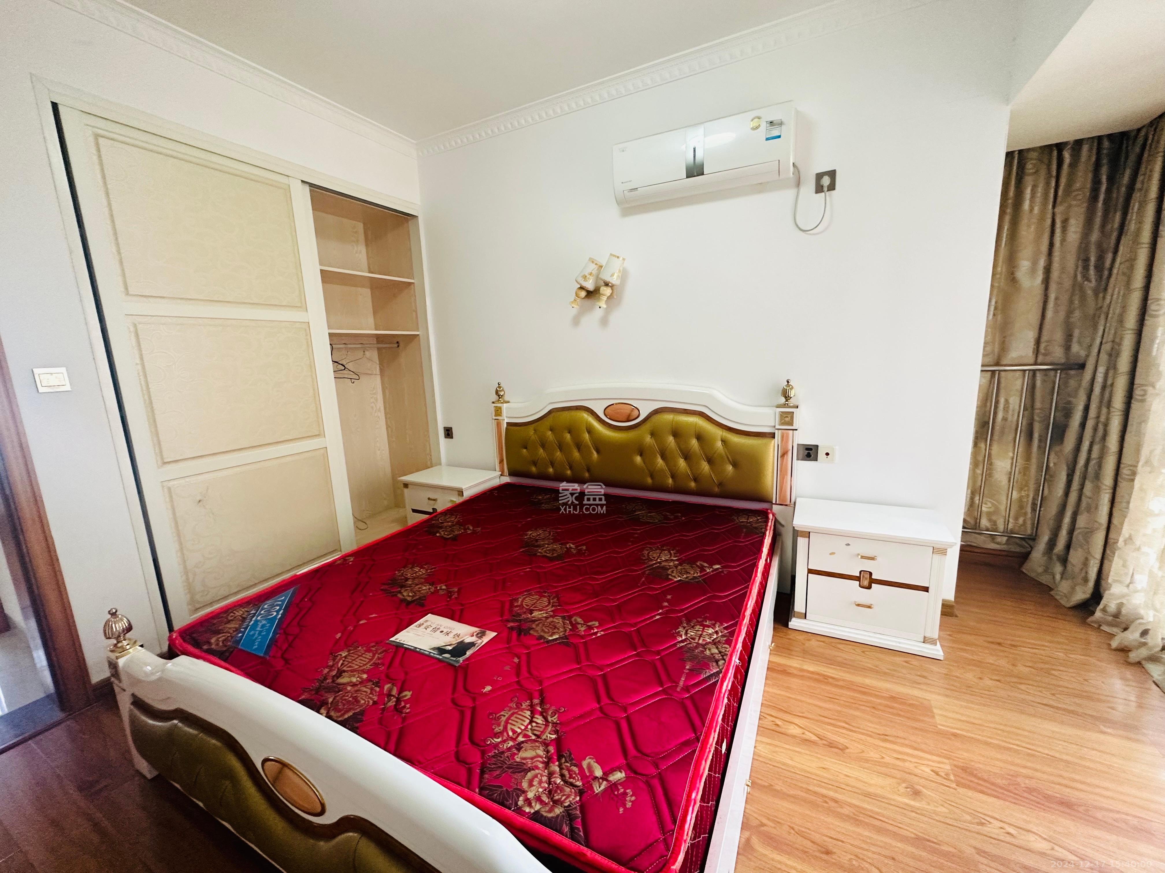 泊爱蓝湾  3室2厅2卫    2700.0元/月 泊爱蓝湾  3室2厅2卫    2700.0元/月室内图