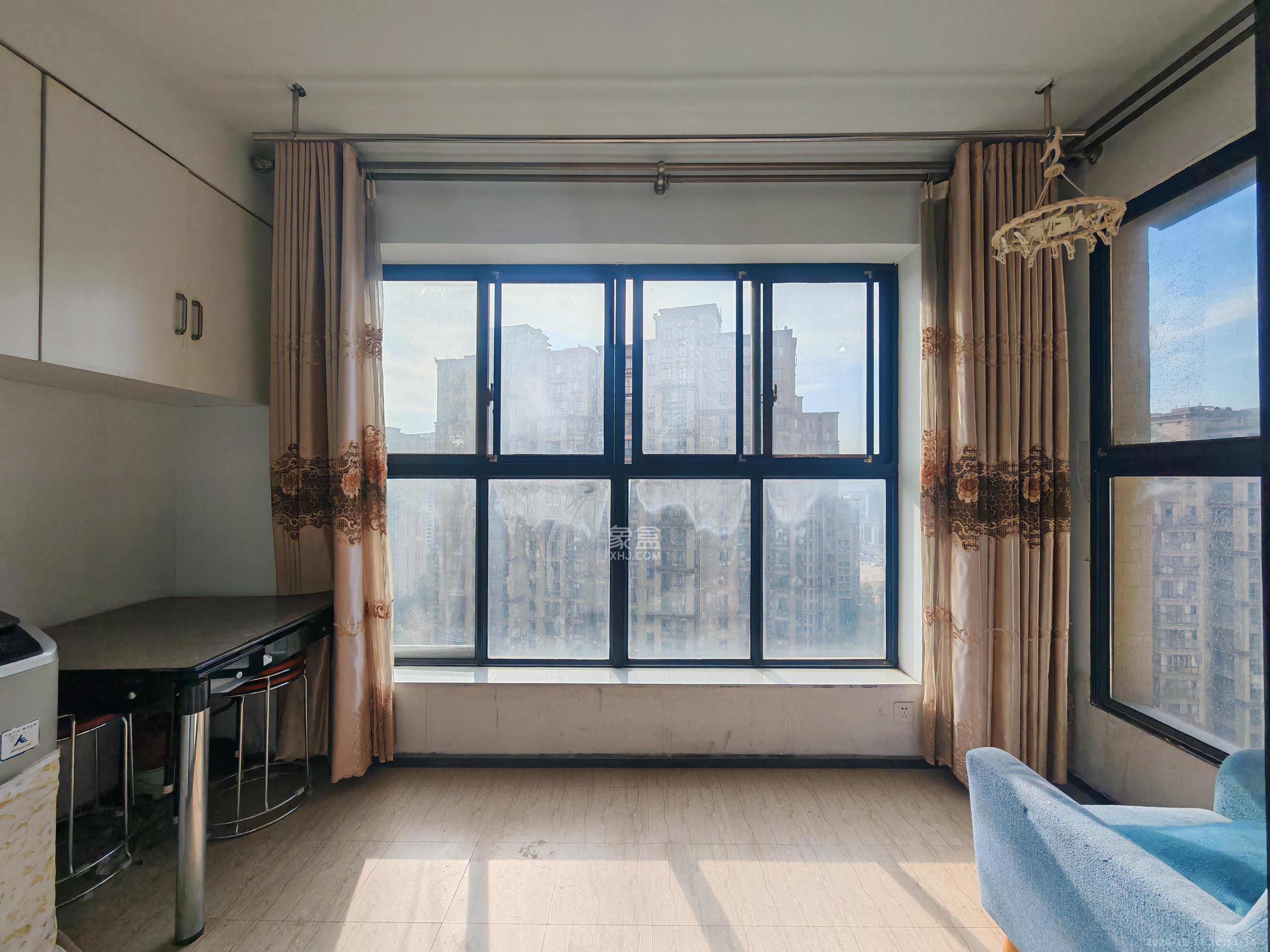 中建麓山和苑  3室2厅1卫    2000.0元/月 中建麓山和苑  3室2厅1卫    2000.0元/月室内图