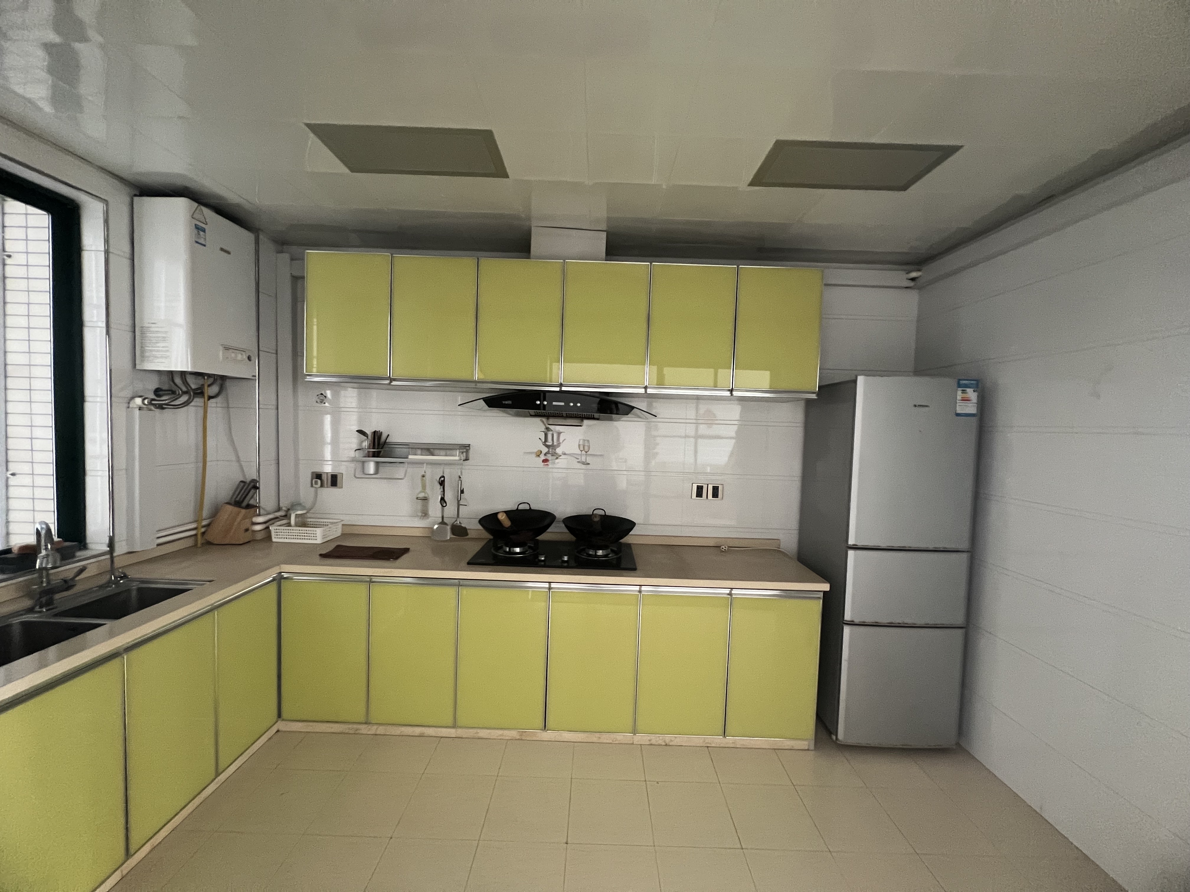 长和广场 1室0厅0卫 2500.0元/月 长和广场 1室0厅0卫 2500.0元/月室内图