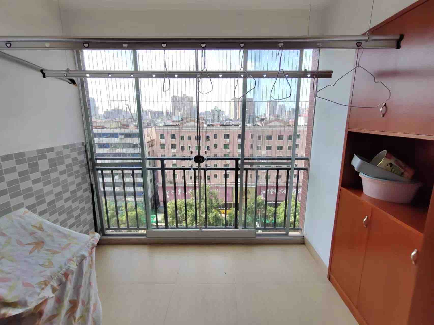 长和广场 1室0厅0卫 2500.0元/月 长和广场 1室0厅0卫 2500.0元/月室内图