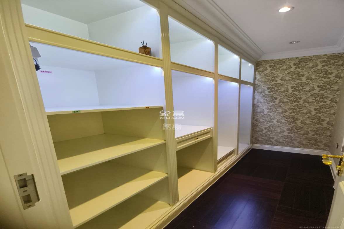 万达公馆 4室2厅3卫 9000.0元/月 万达公馆 4室2厅3卫 9000.0元/月室内图