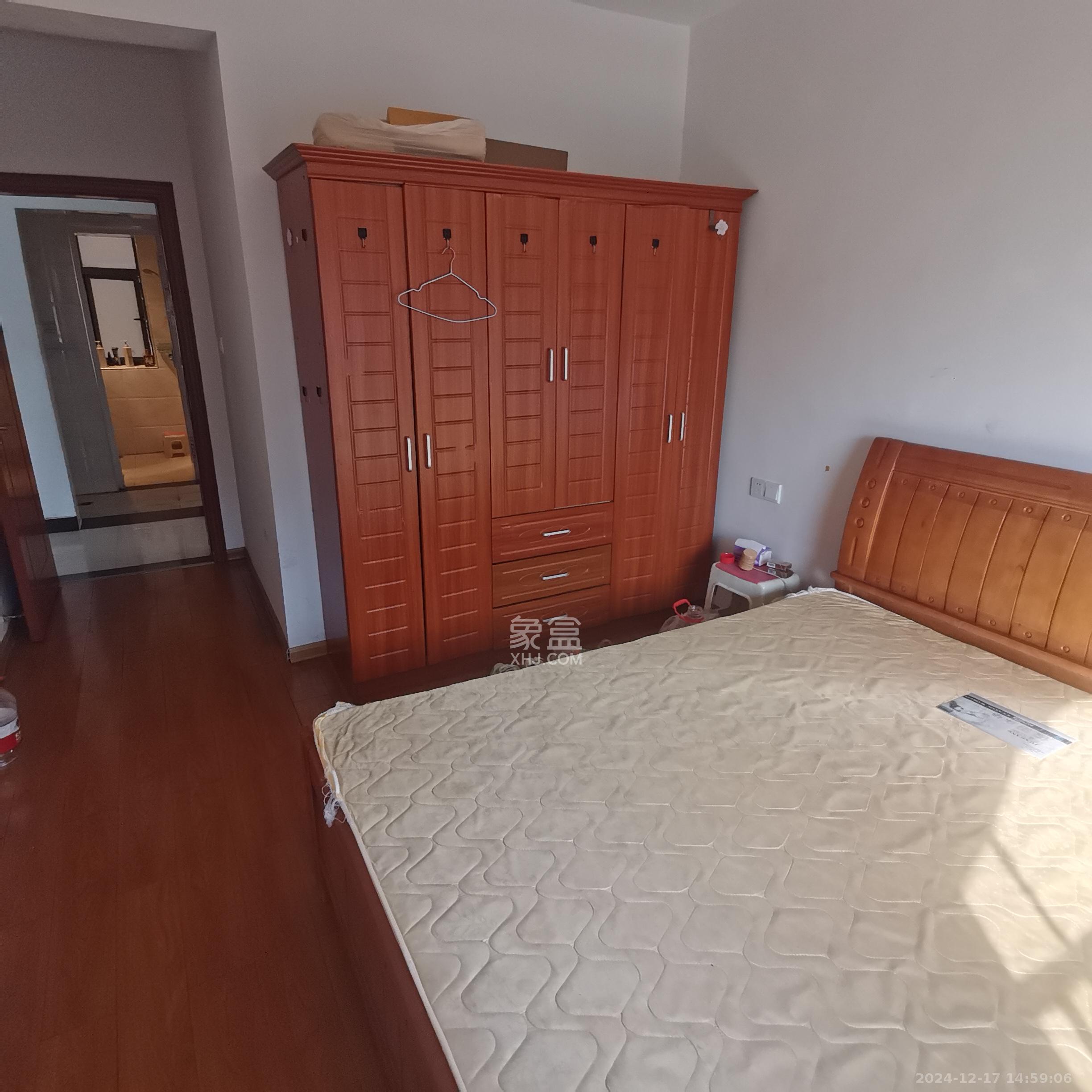 香樟兰亭(朗峰苑)  3室2厅1卫    2200.0元/月 香樟兰亭(朗峰苑)  3室2厅1卫    2200.0元/月室内图