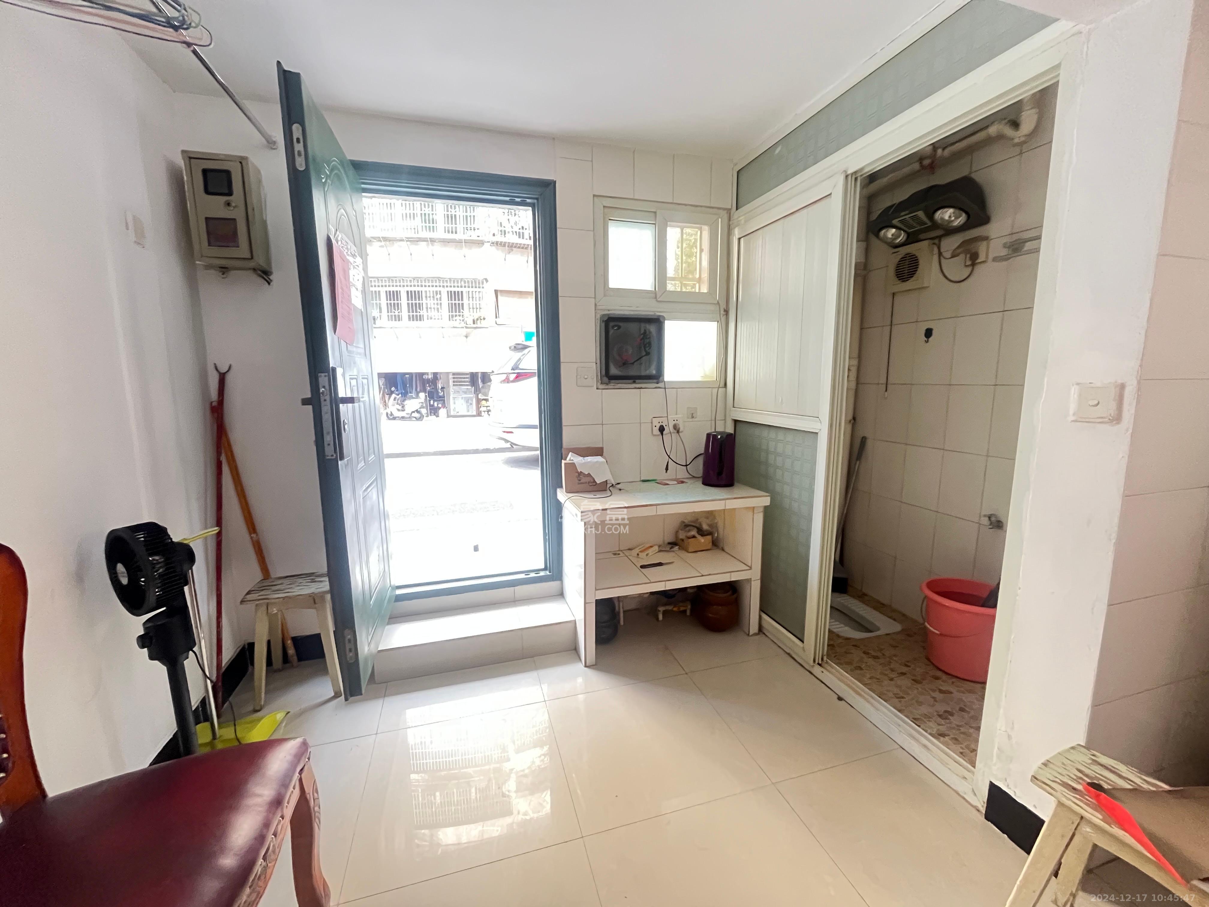 老灯泡厂宿舍(啤酒厂宿舍) 1室1厅1卫 600.0元/月 老灯泡厂宿舍(啤酒厂宿舍) 1室1厅1卫 600.0元/月室内图