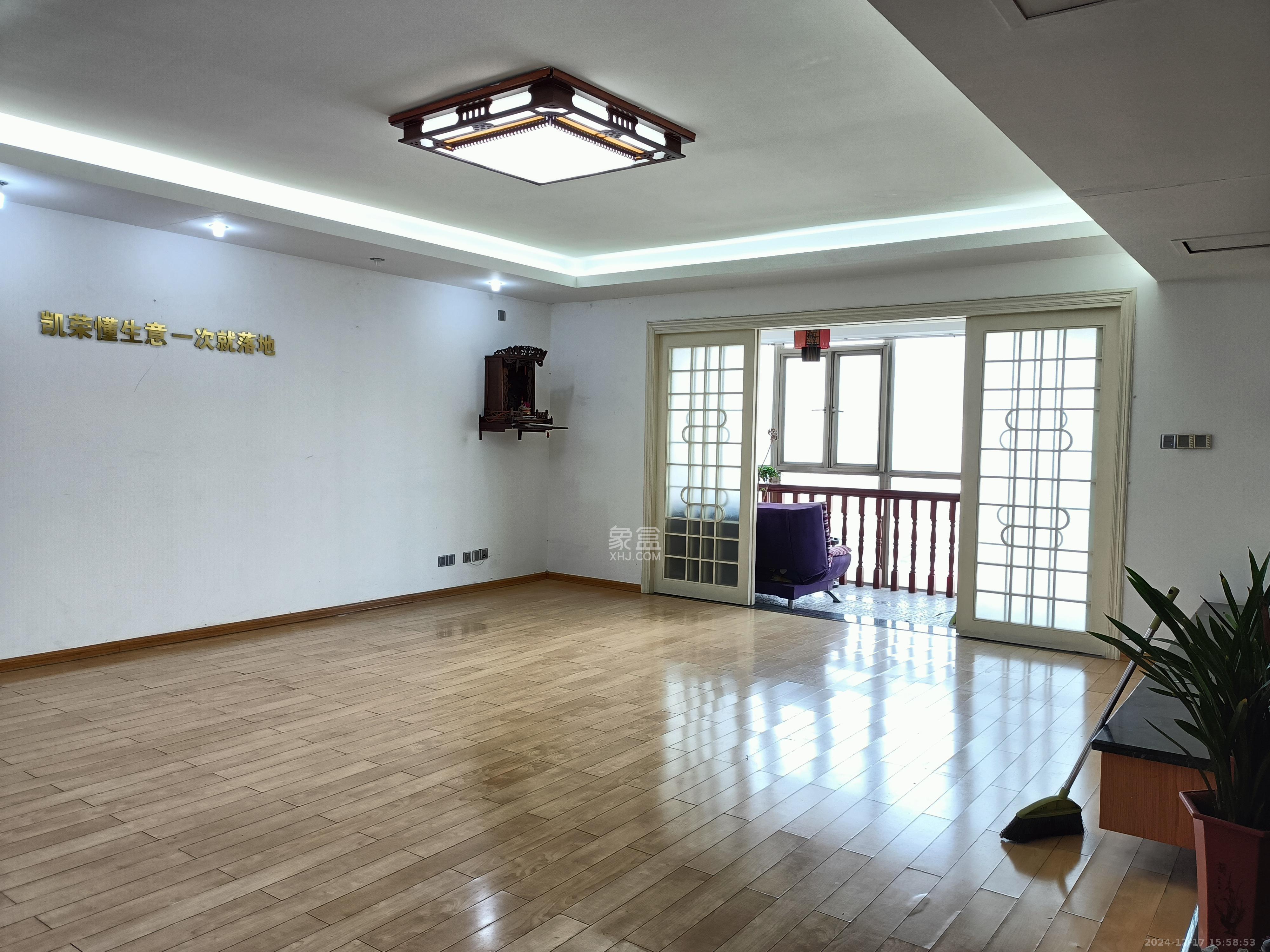 桐荫里社区  5室2厅1卫   7000.00元/月室内图