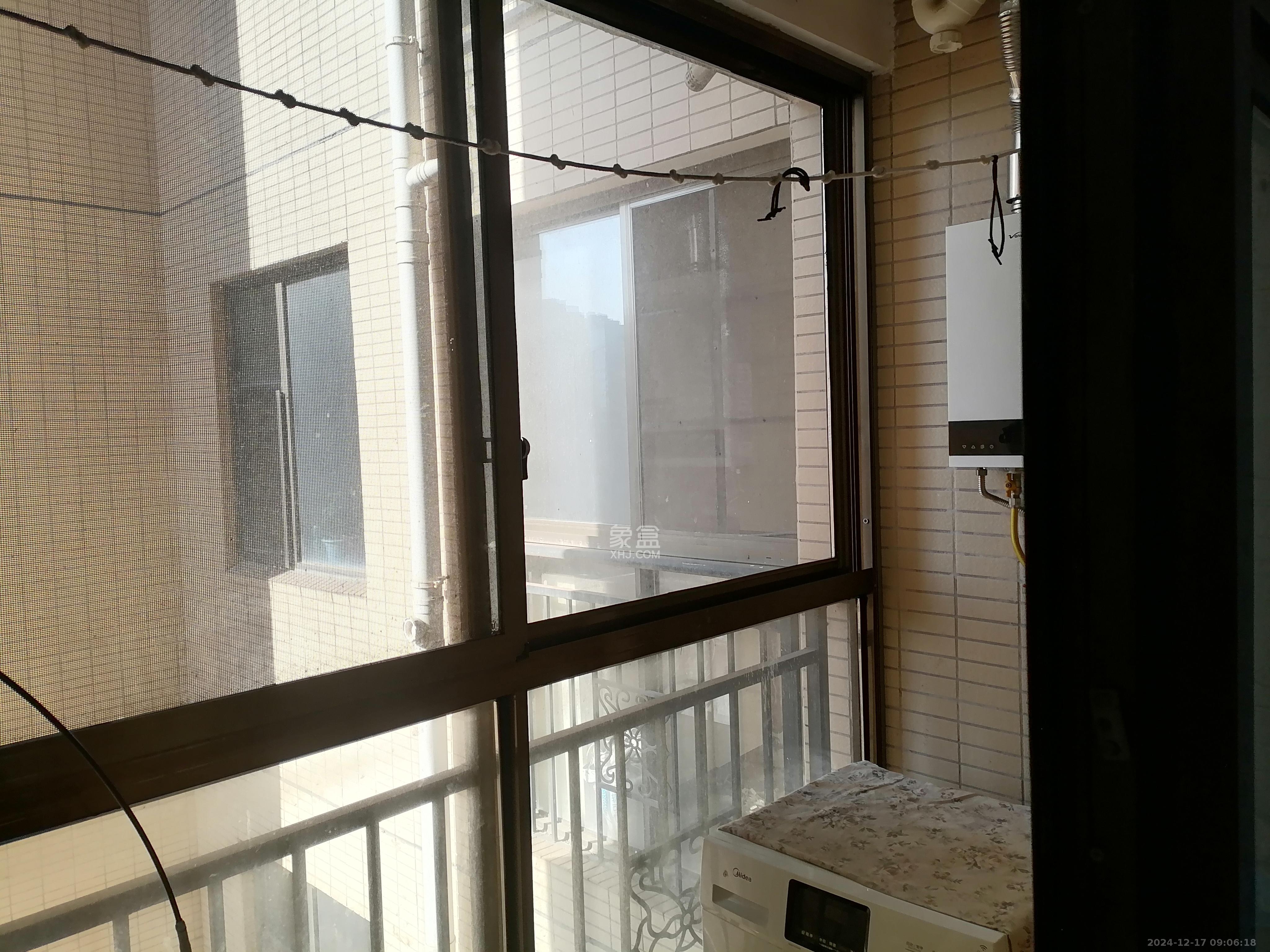 江山帝景哈佛  3室2厅1卫    2000.0元/月 江山帝景哈佛  3室2厅1卫    2000.0元/月室内图