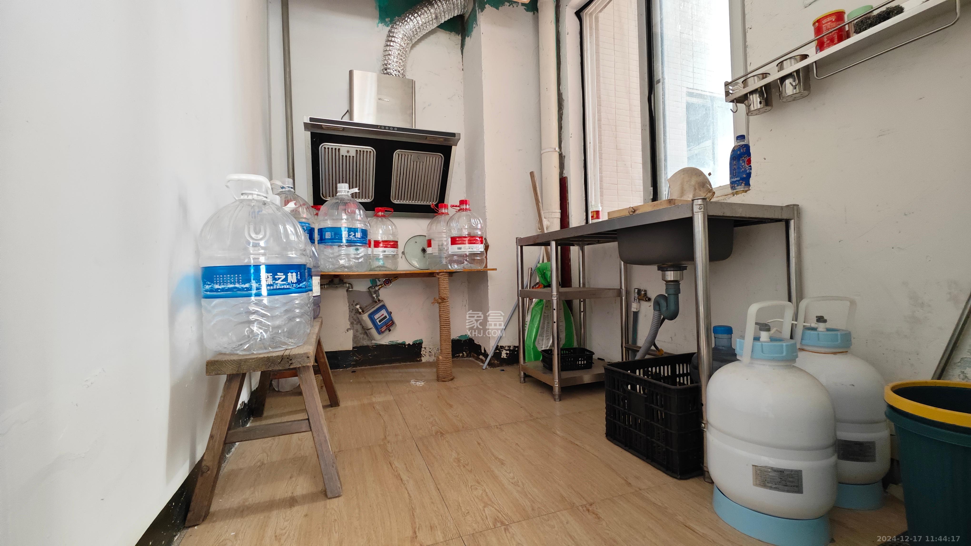 星城新宇桃花苑 1室2厅1卫 3000.0元/月 星城新宇桃花苑 1室2厅1卫 3000.0元/月室内图