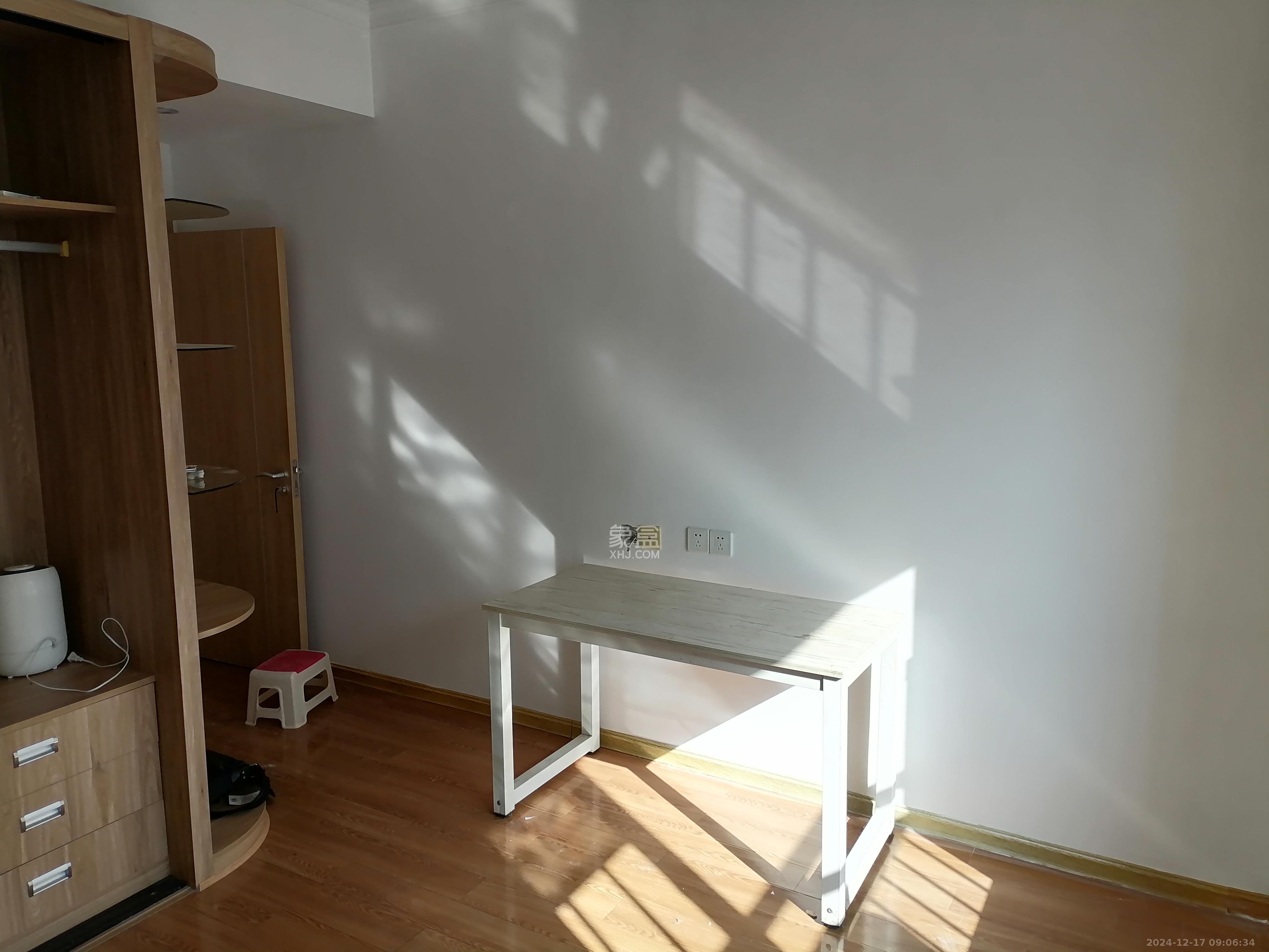 江山帝景哈佛  3室2厅1卫    2000.0元/月 江山帝景哈佛  3室2厅1卫    2000.0元/月室内图