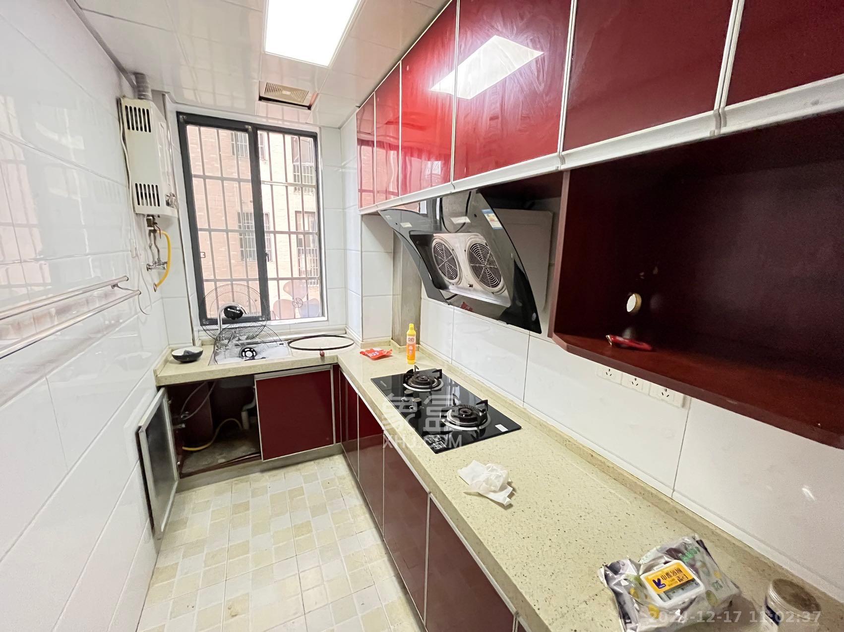 山水新城  2室2厅1卫    1900.0元/月室内图