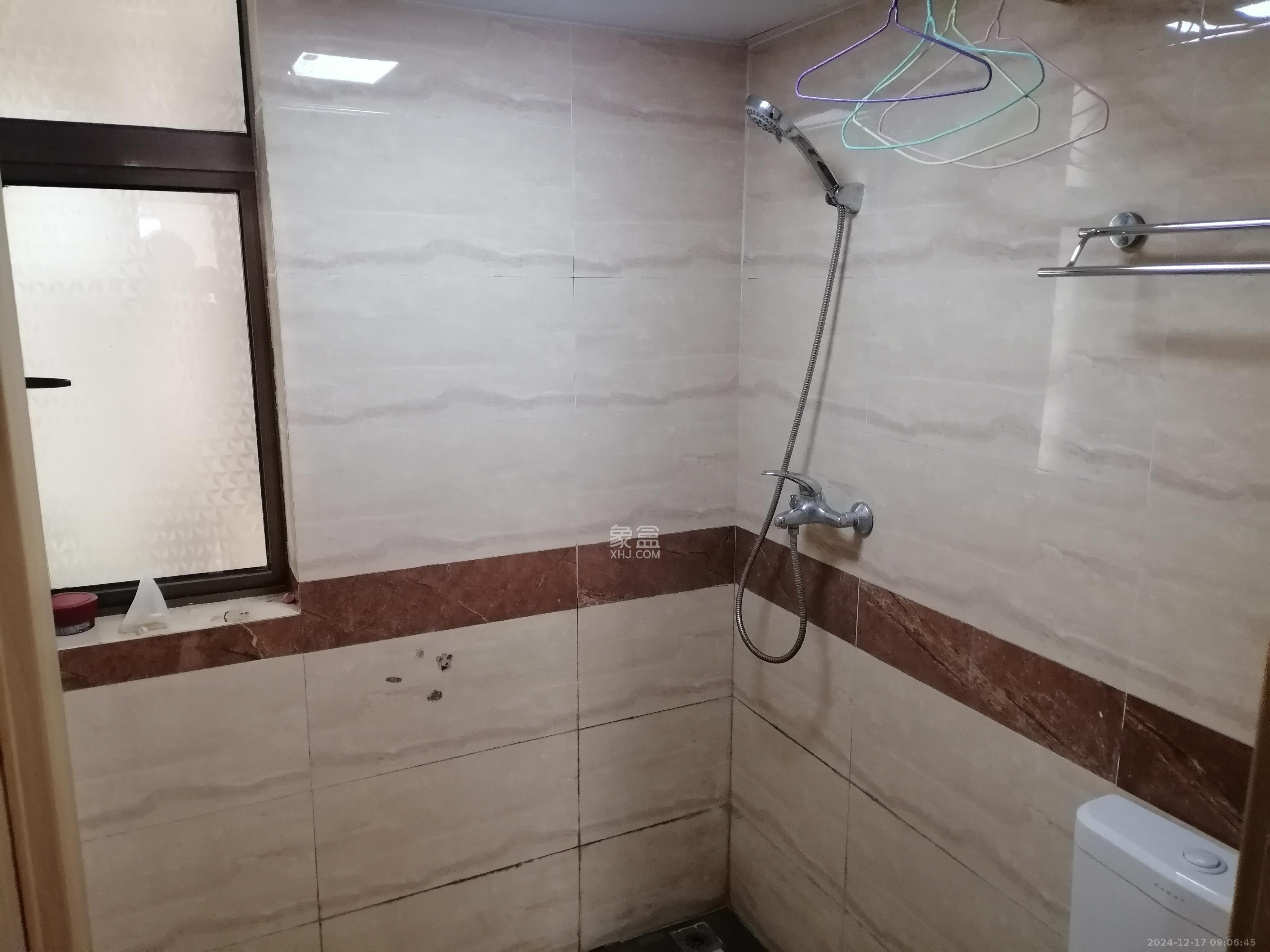 江山帝景哈佛  3室2厅1卫    2000.0元/月 江山帝景哈佛  3室2厅1卫    2000.0元/月室内图