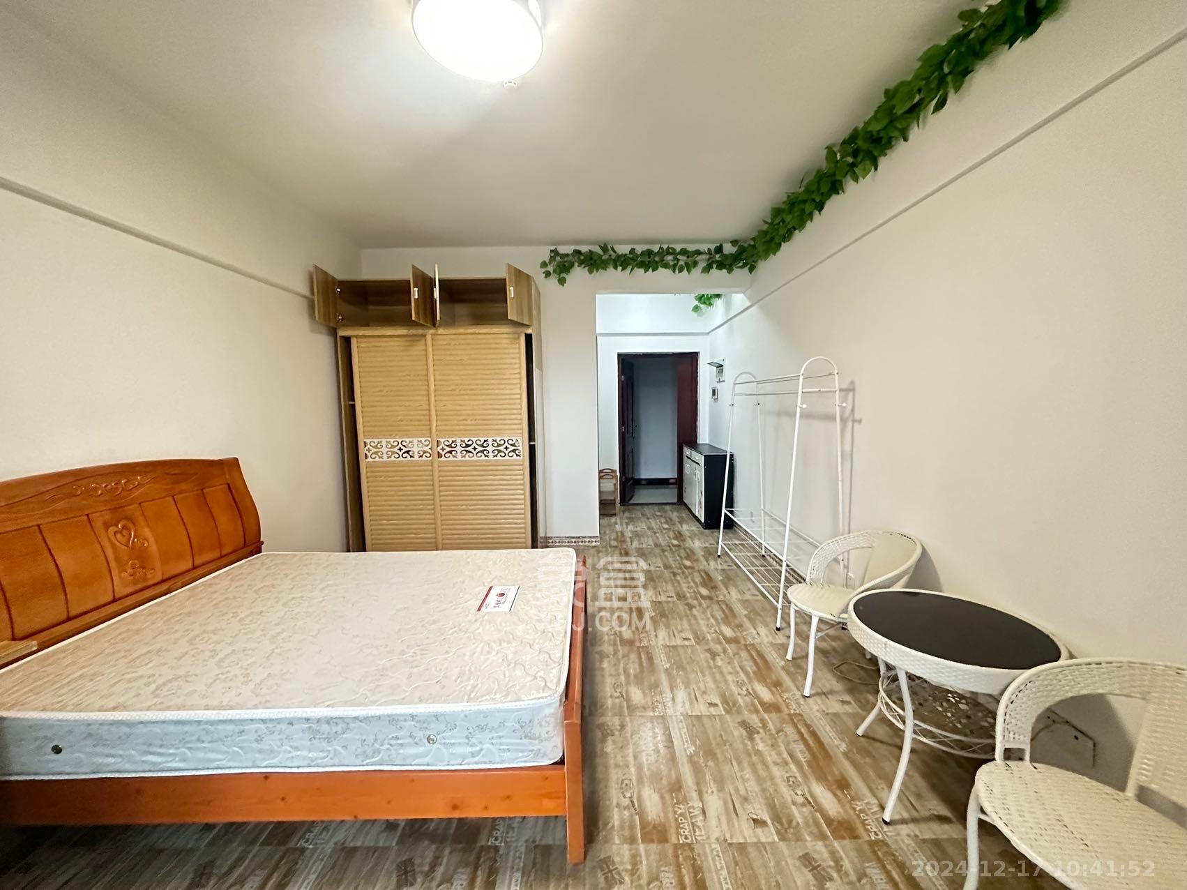 丰园城(鄱阳小区二期) 1室1厅1卫 1300.0元/月 丰园城(鄱阳小区二期) 1室1厅1卫 1300.0元/月室内图