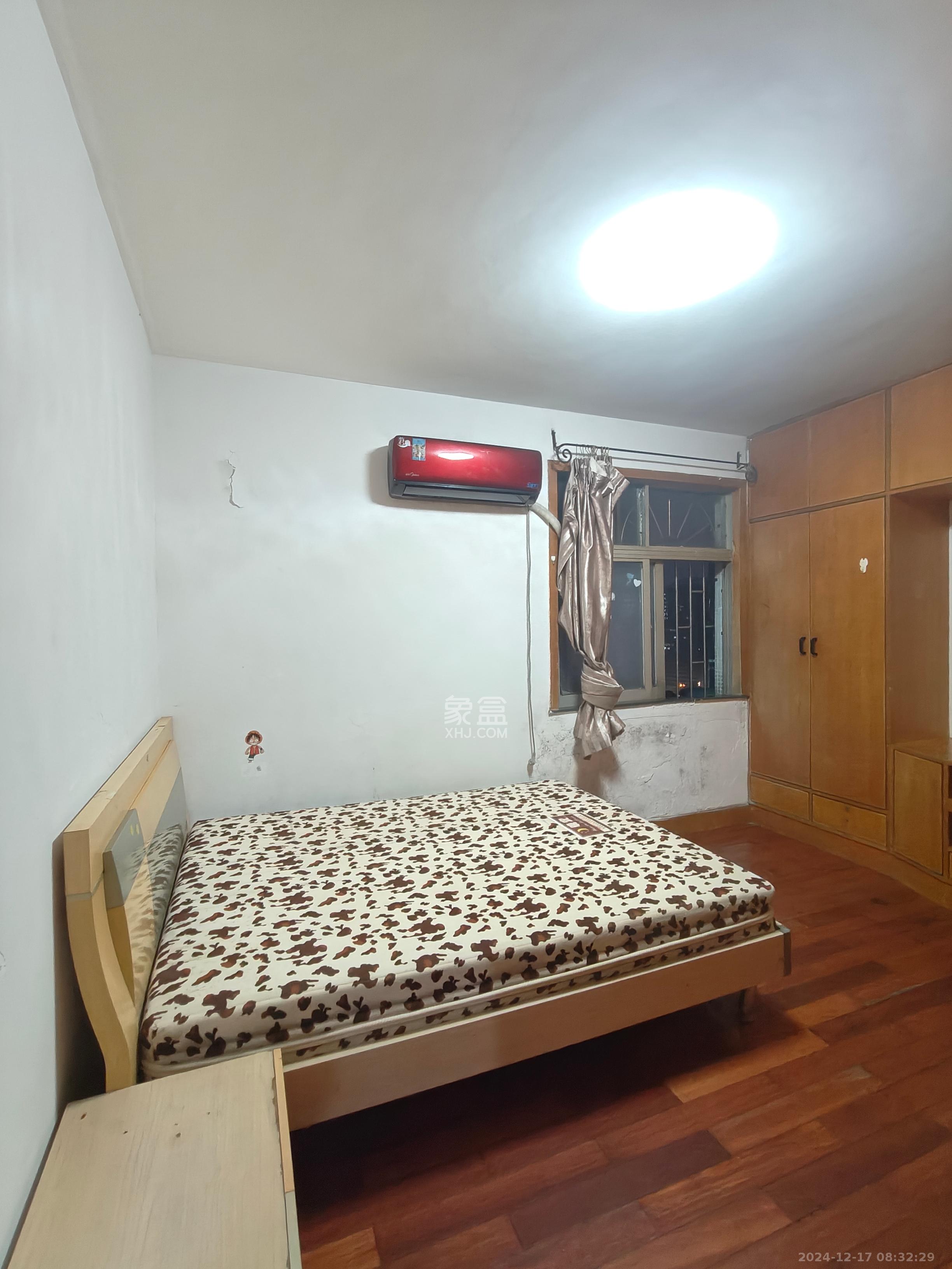 长铁高层 2室1厅1卫 2100.0元/月 长铁高层 2室1厅1卫 2100.0元/月室内图