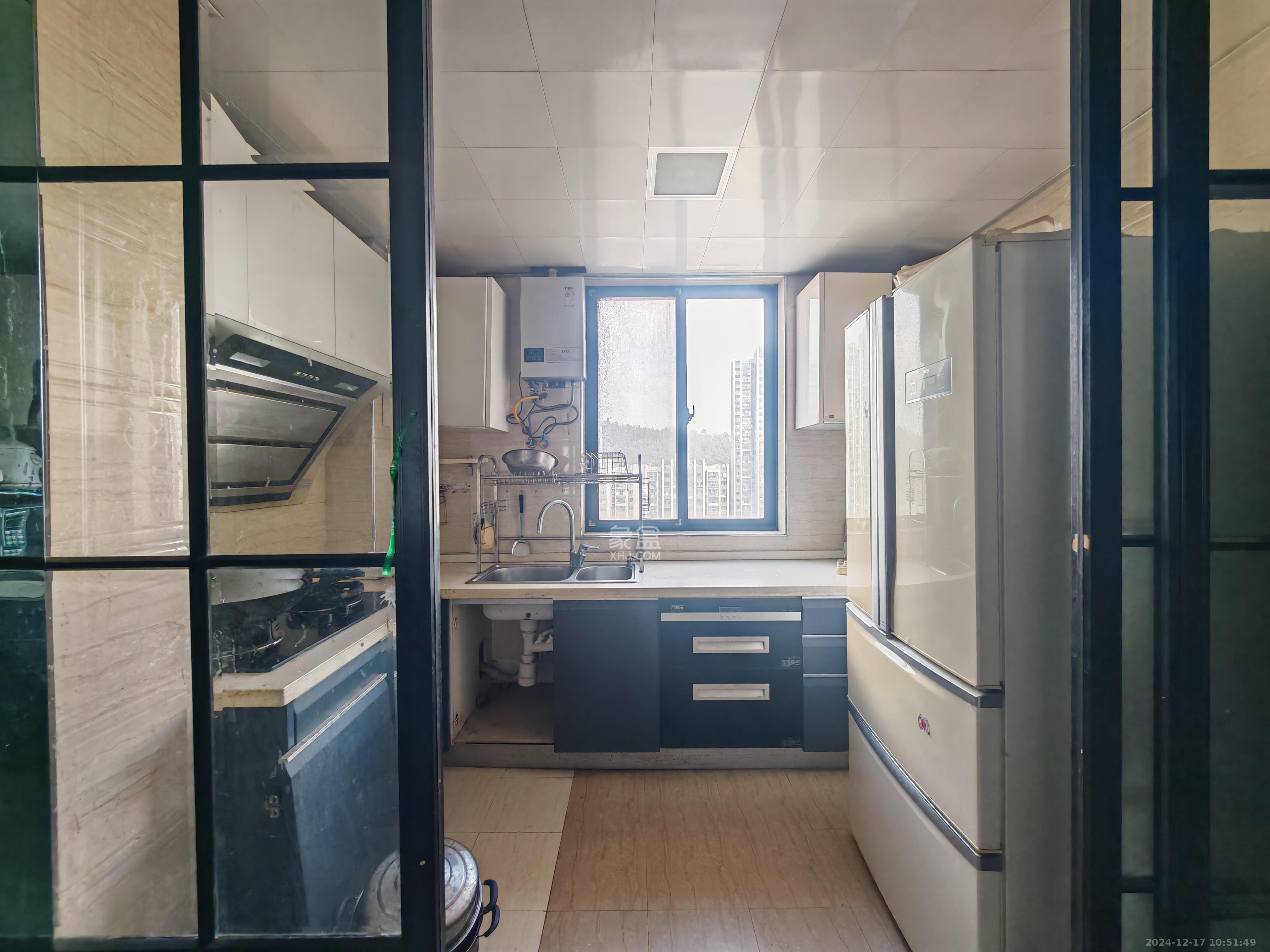 中建麓山和苑  3室2厅1卫    2000.0元/月 中建麓山和苑  3室2厅1卫    2000.0元/月室内图