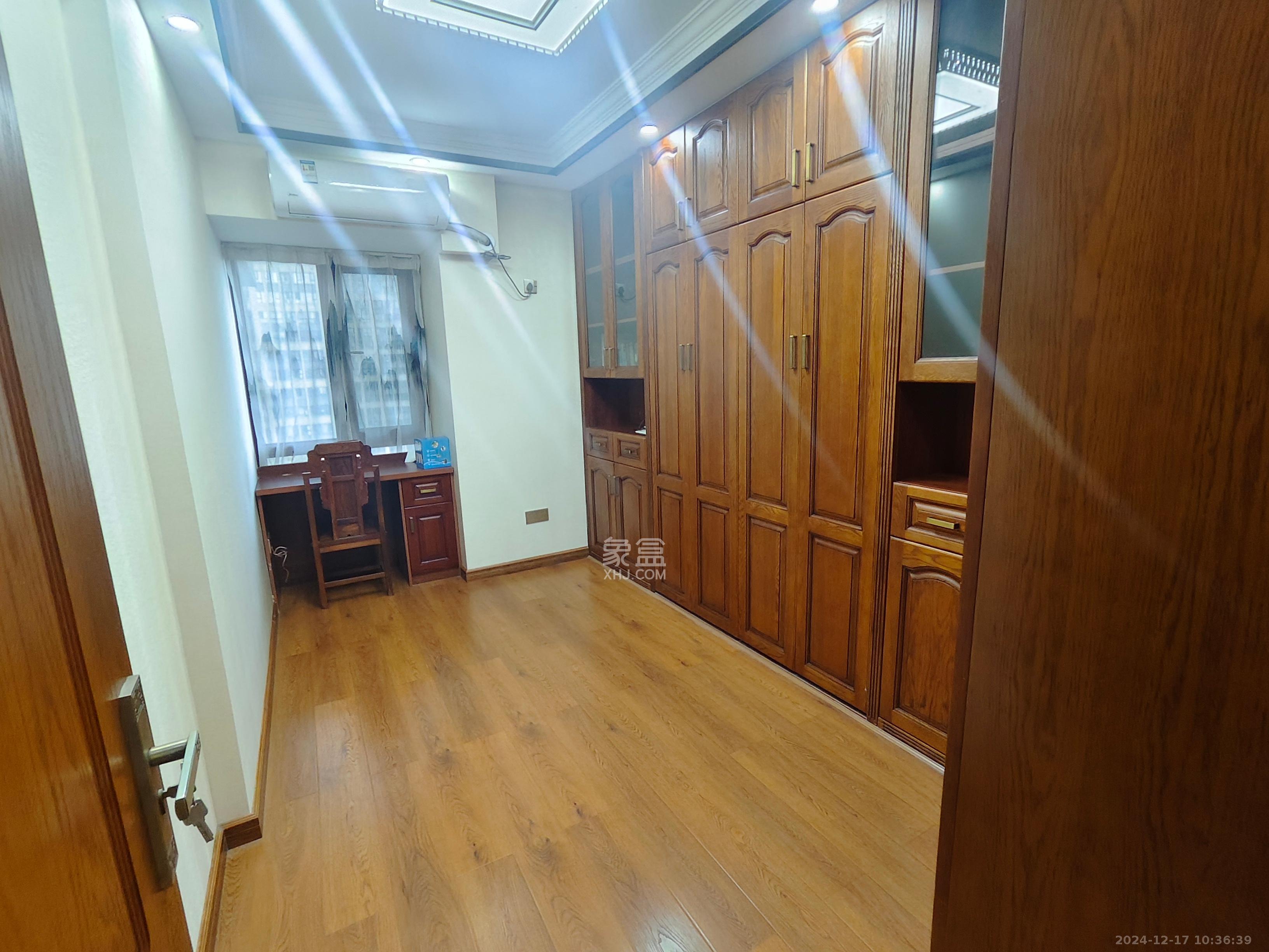 天麓尚层 4室2厅2卫 6000.0元/月 天麓尚层 4室2厅2卫 6000.0元/月室内图