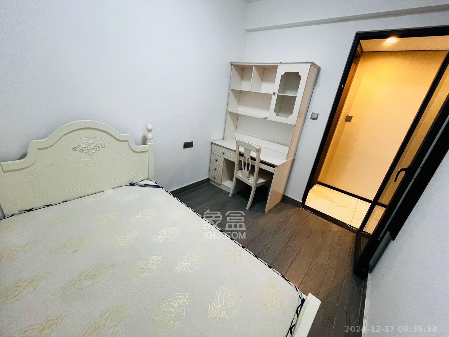 中海麓山境南区  3室2厅2卫    2800.0元/月 中海麓山境南区  3室2厅2卫    2800.0元/月室内图