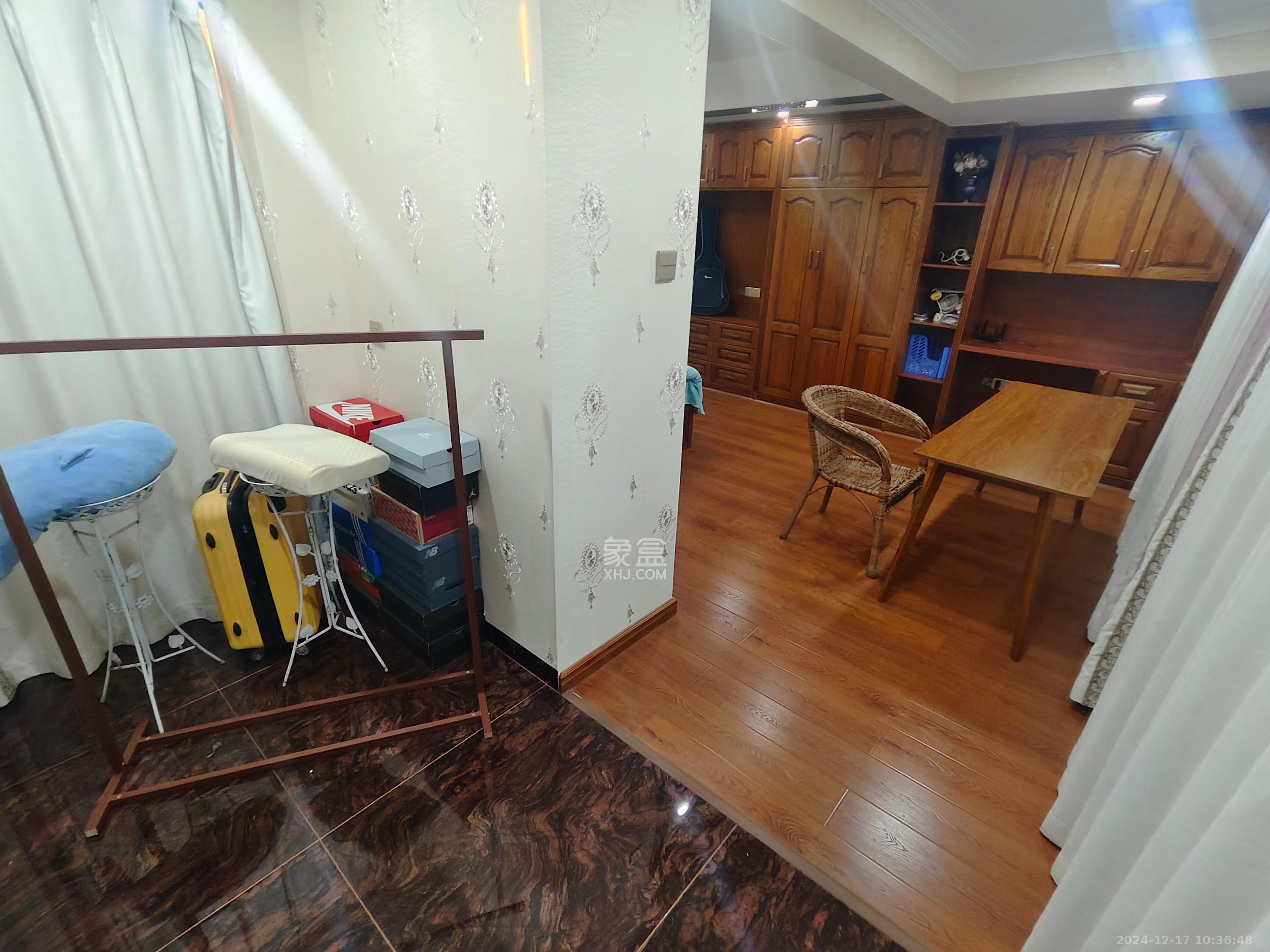 天麓尚层 4室2厅2卫 6000.0元/月 天麓尚层 4室2厅2卫 6000.0元/月室内图