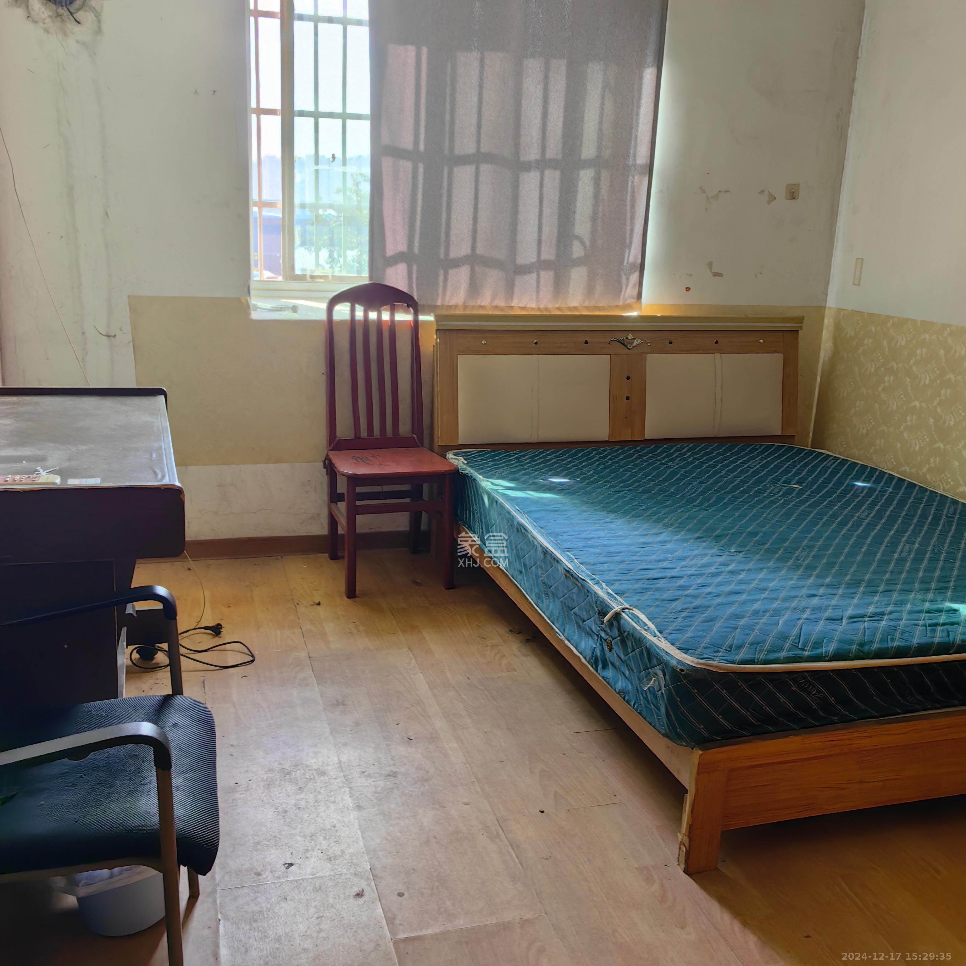 中南汽车世界  2室2厅1卫    1100.0元/月室内图