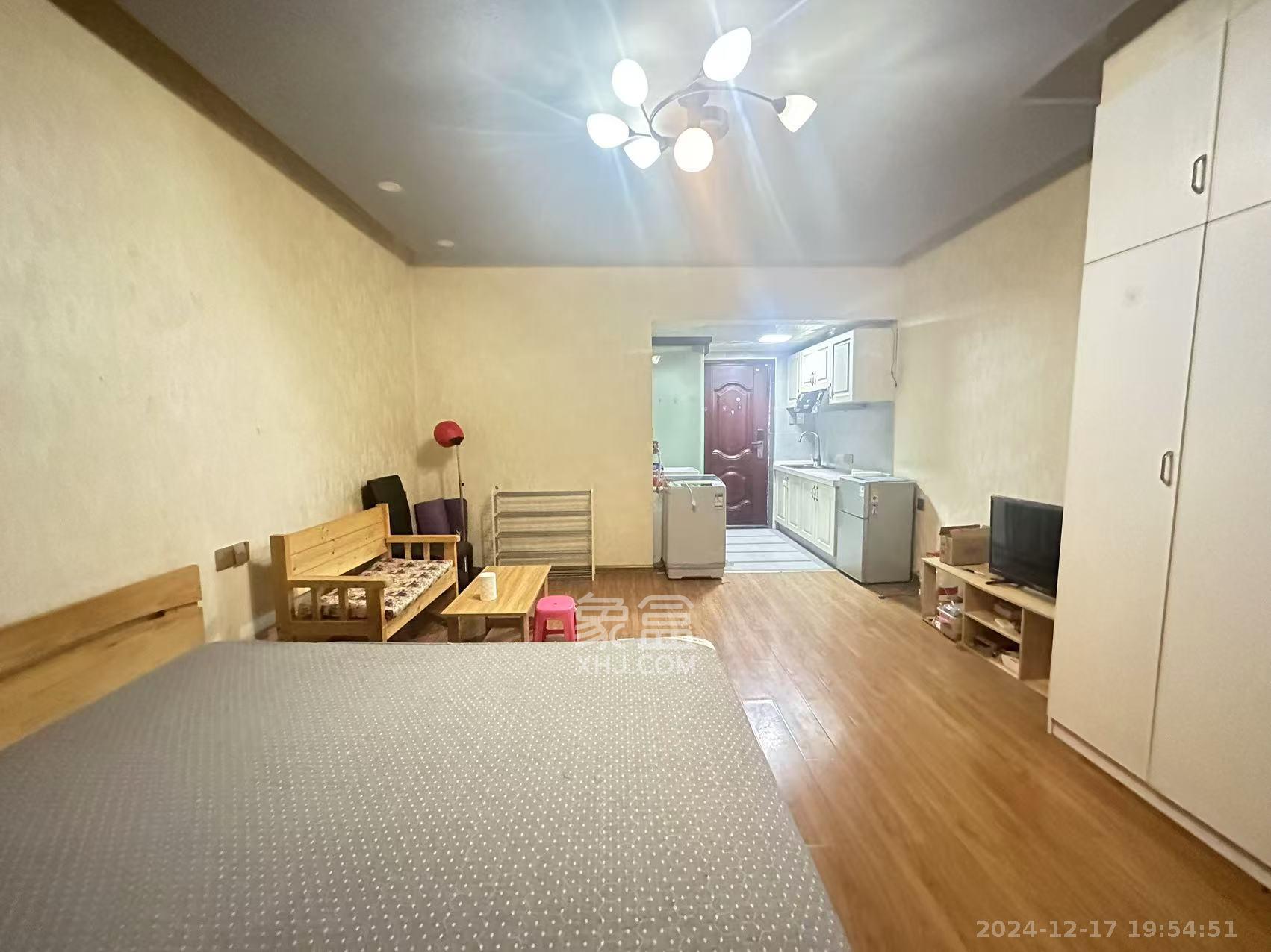 通发公寓  1室1厅1卫    1600.0元/月 通发公寓  1室1厅1卫    1600.0元/月