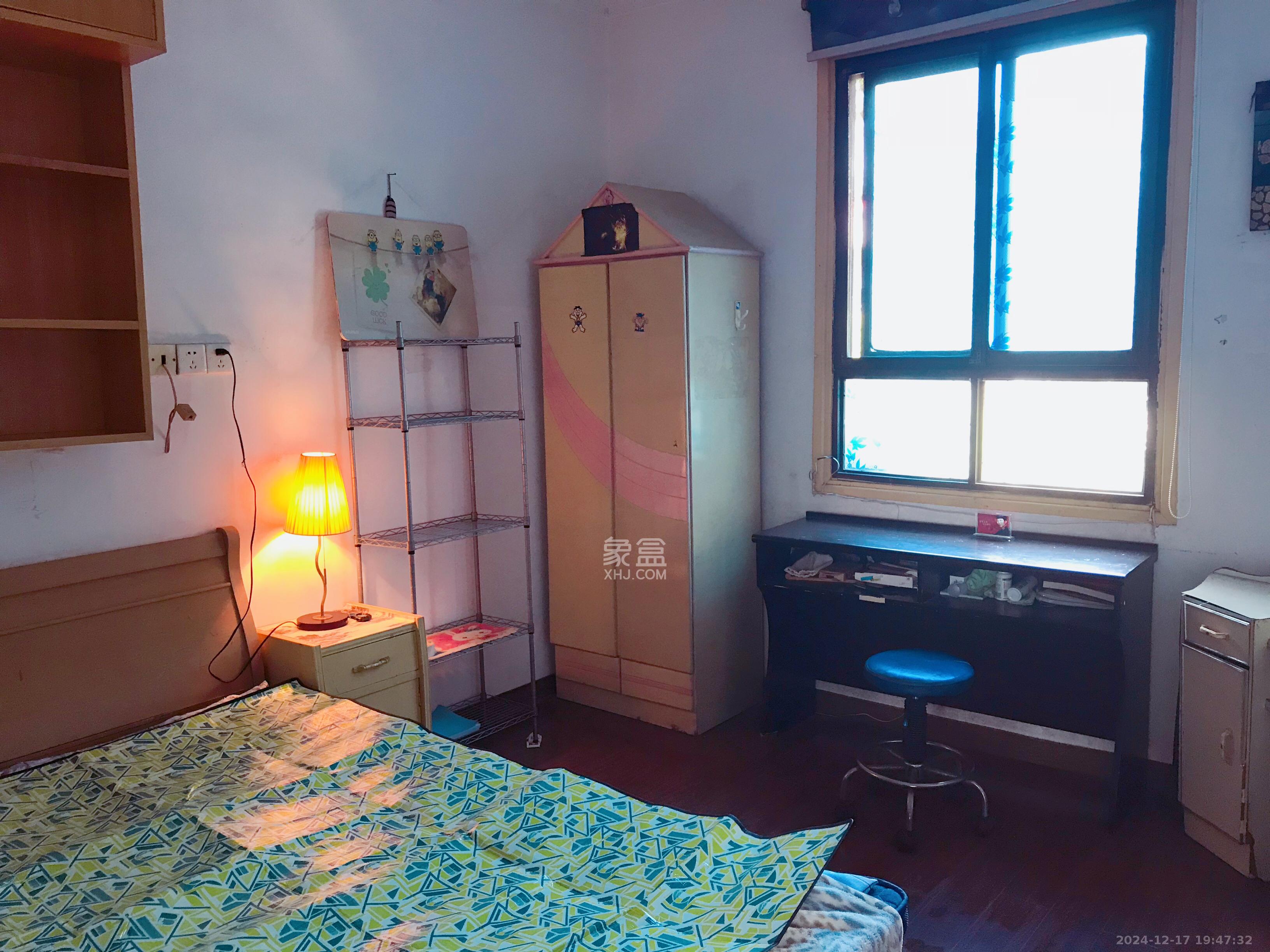 妹子山社区(曙光社区) 1室2厅1卫 1200.0元/月 妹子山社区(曙光社区) 1室2厅1卫 1200.0元/月室内图