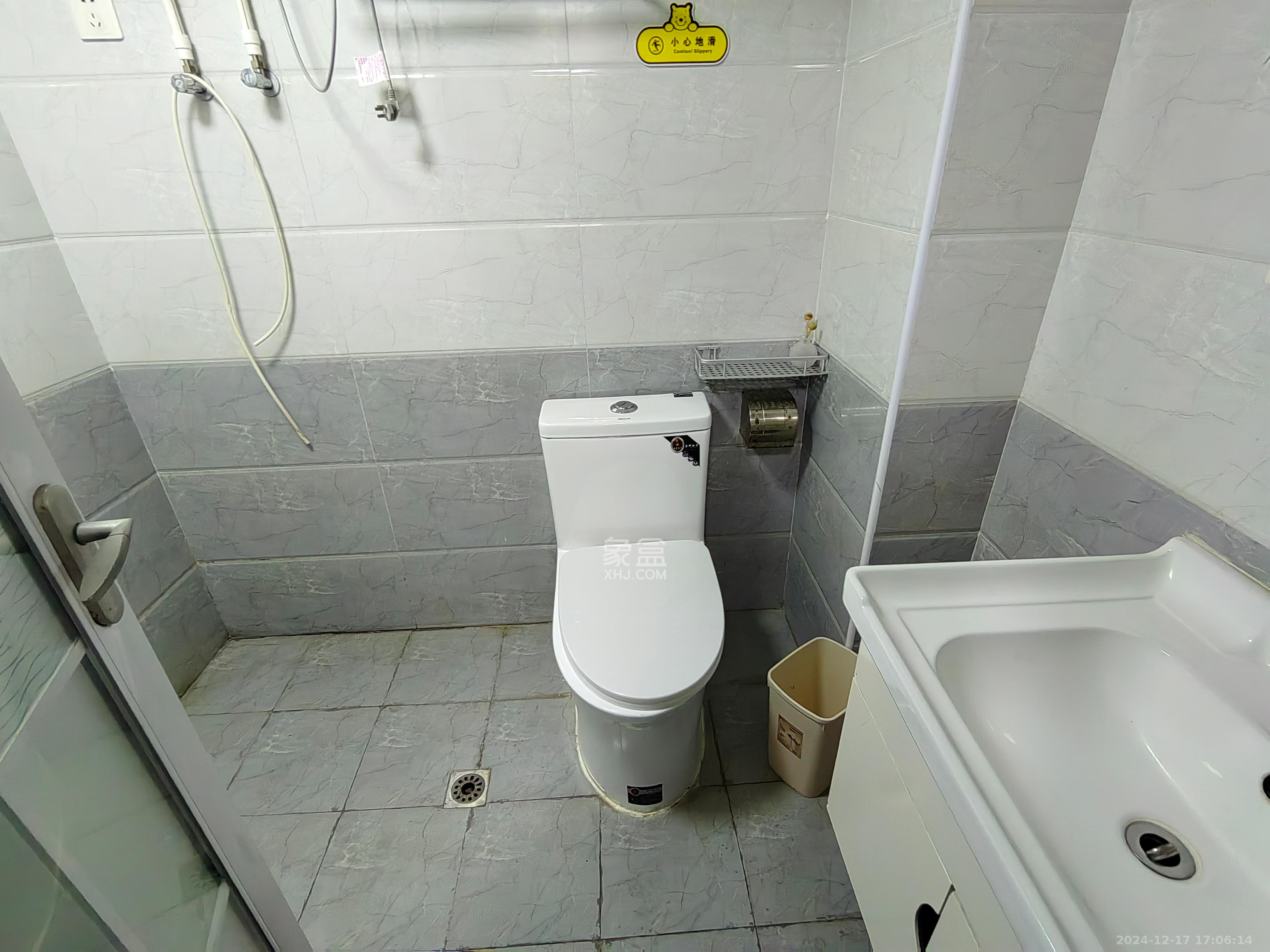 保利国际广场  1室1厅1卫    2300.0元/月 保利国际广场  1室1厅1卫    2300.0元/月室内图