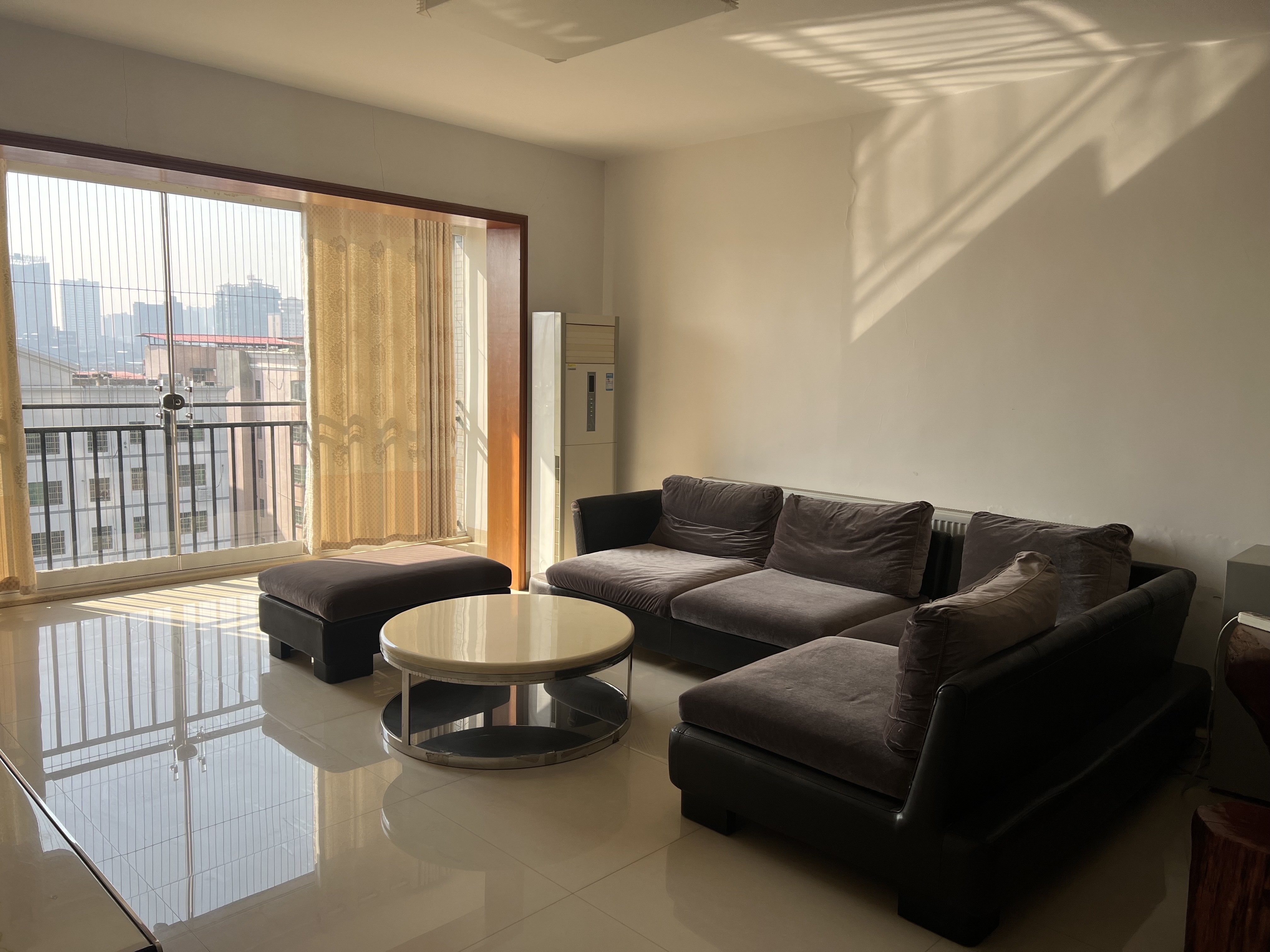 长河广场(待清理)  3室2厅1卫    2600.0元/月 长河广场(待清理)  3室2厅1卫    2600.0元/月室内图