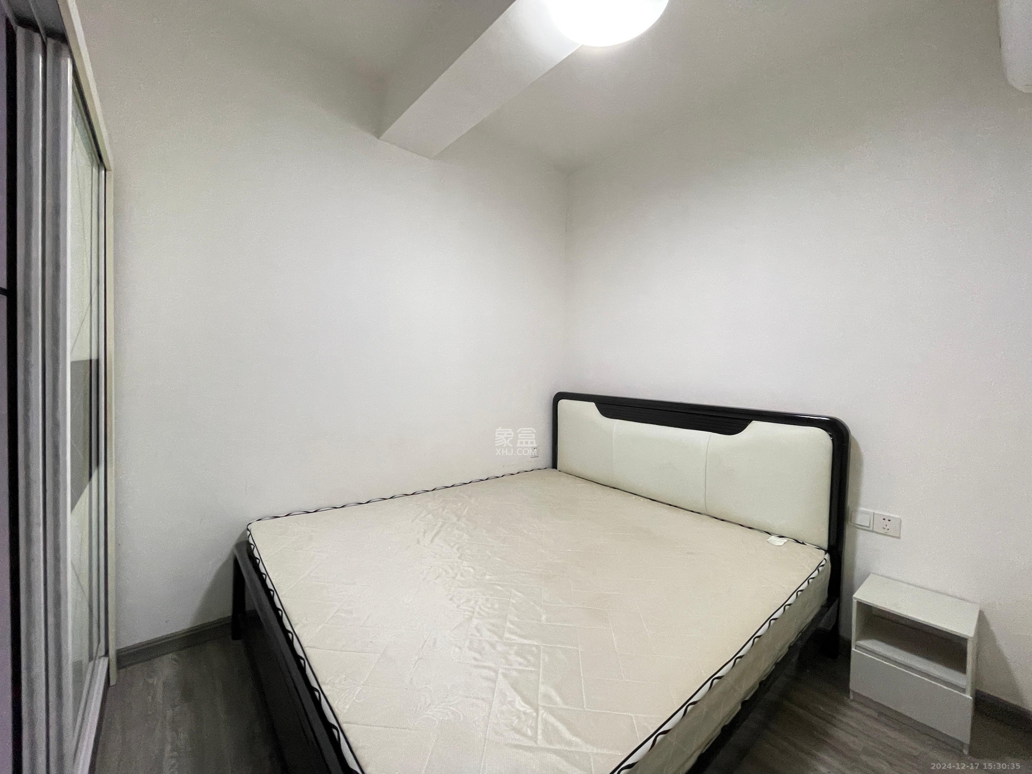 摩天一號  2室2廳1衛(wèi)   2600.00元/月室內圖