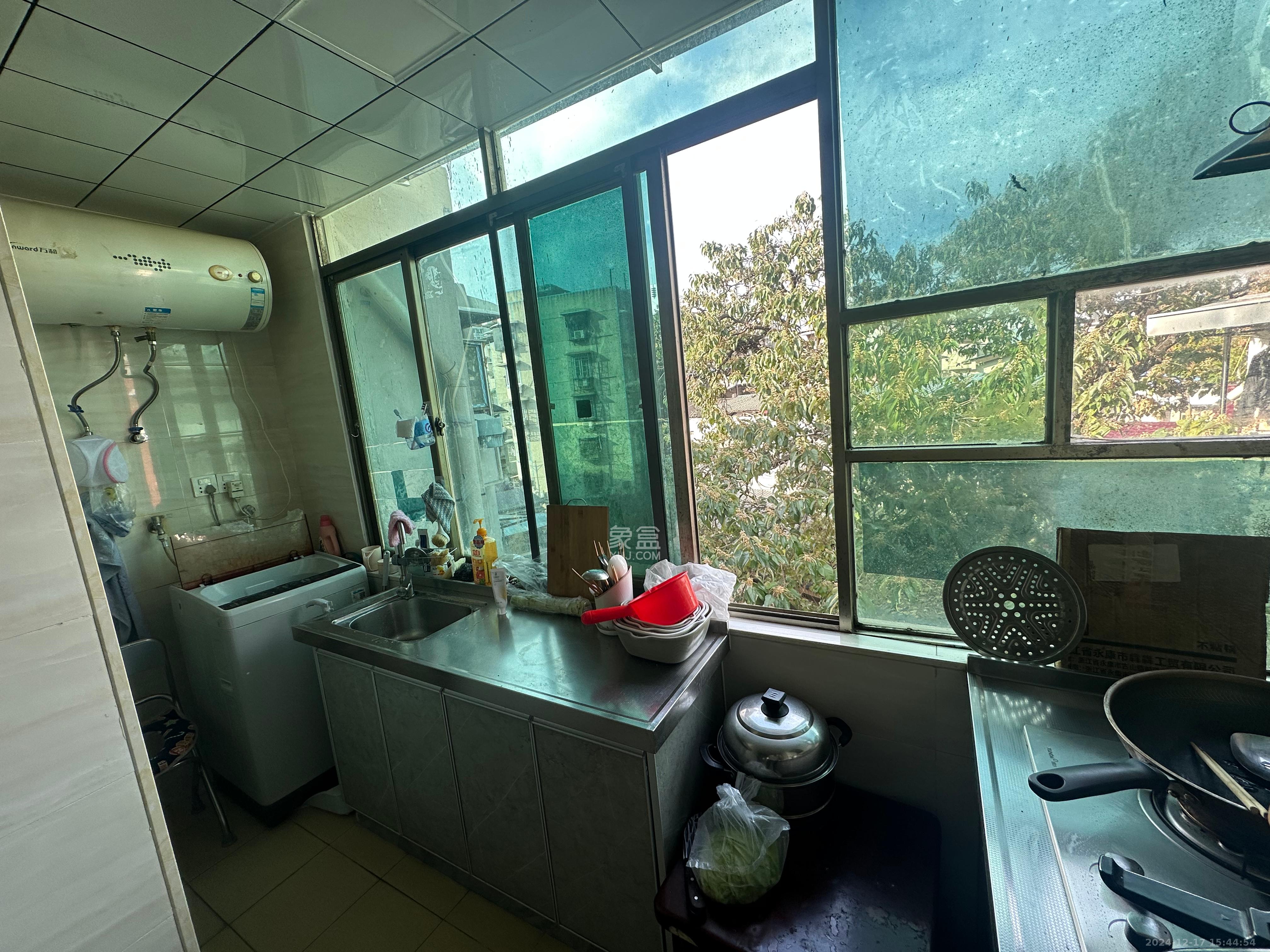 天心游路散盘 1室0厅0卫 1800.0元/月 天心游路散盘 1室0厅0卫 1800.0元/月室内图