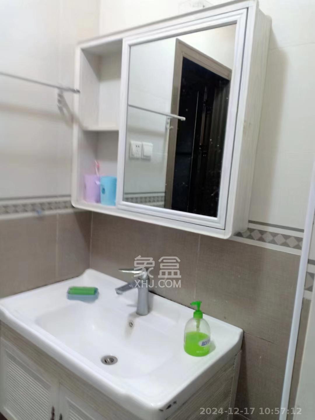 勤诚达新界 3室2厅1卫 2300.0元/月 勤诚达新界 3室2厅1卫 2300.0元/月室内图