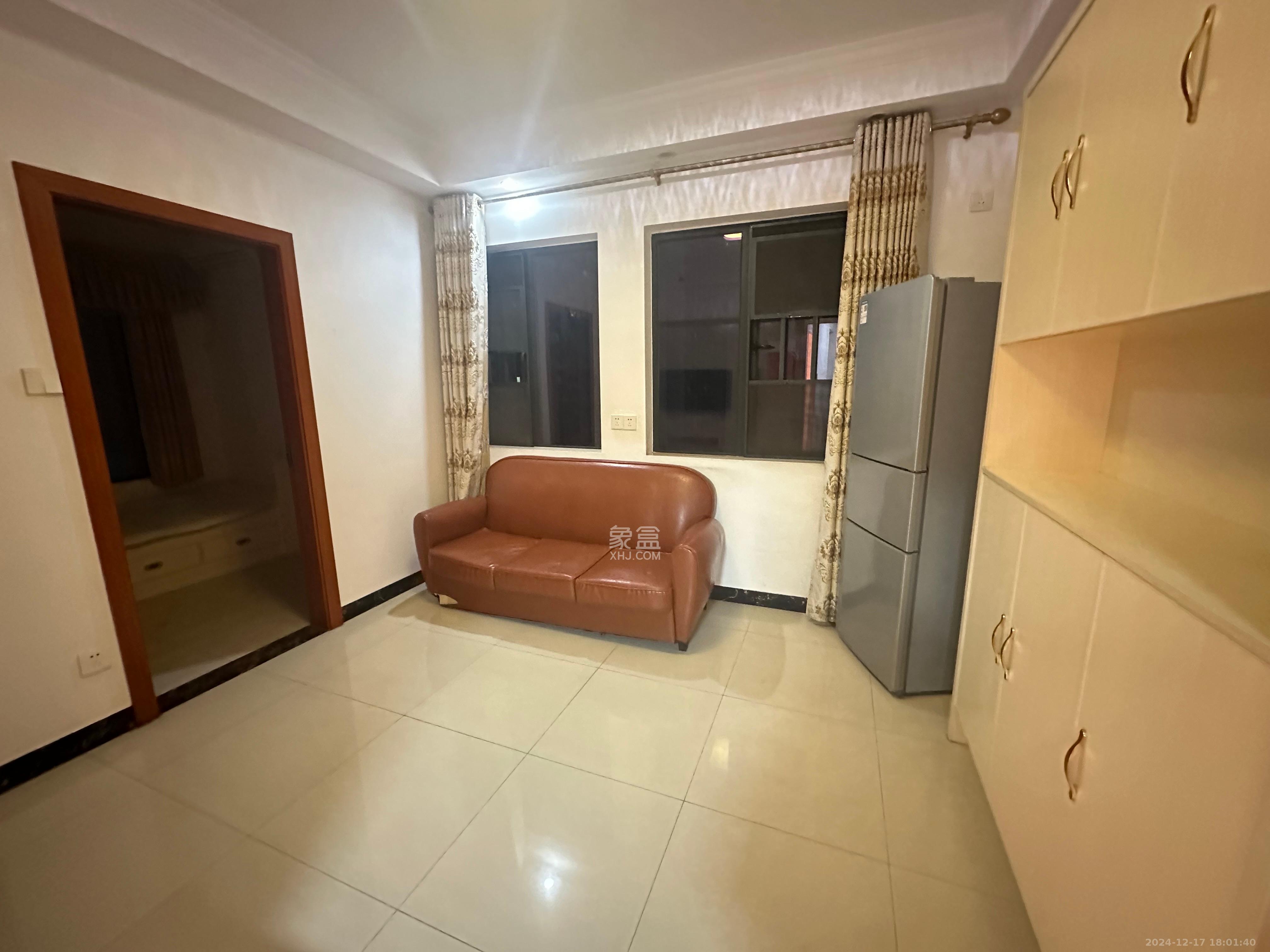 天鸿天府(天鸿中央大院)  2室2厅1卫    1500.0元/月 天鸿天府(天鸿中央大院)  2室2厅1卫    1500.0元/月