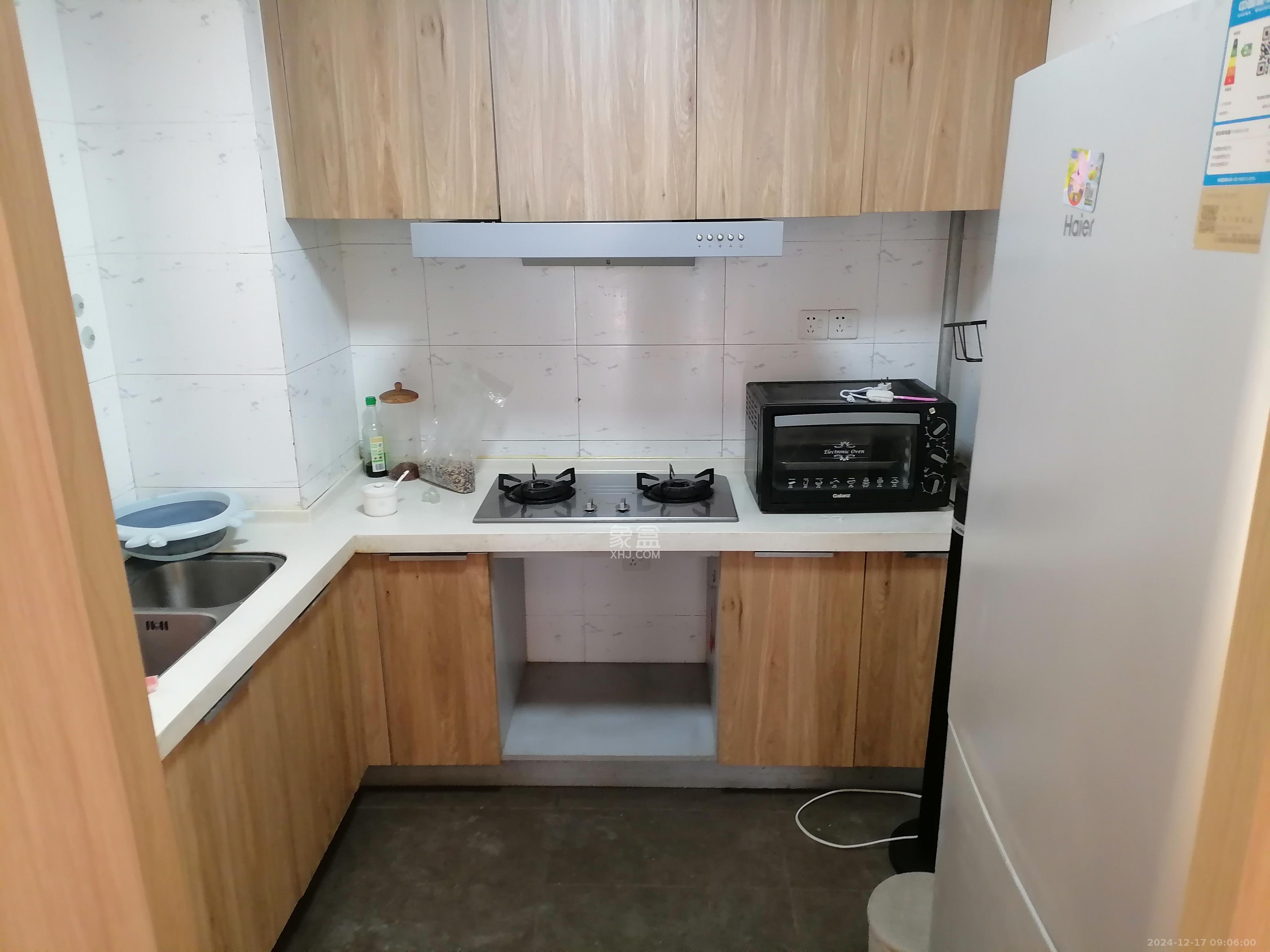 江山帝景哈佛  3室2厅1卫    2000.0元/月 江山帝景哈佛  3室2厅1卫    2000.0元/月室内图