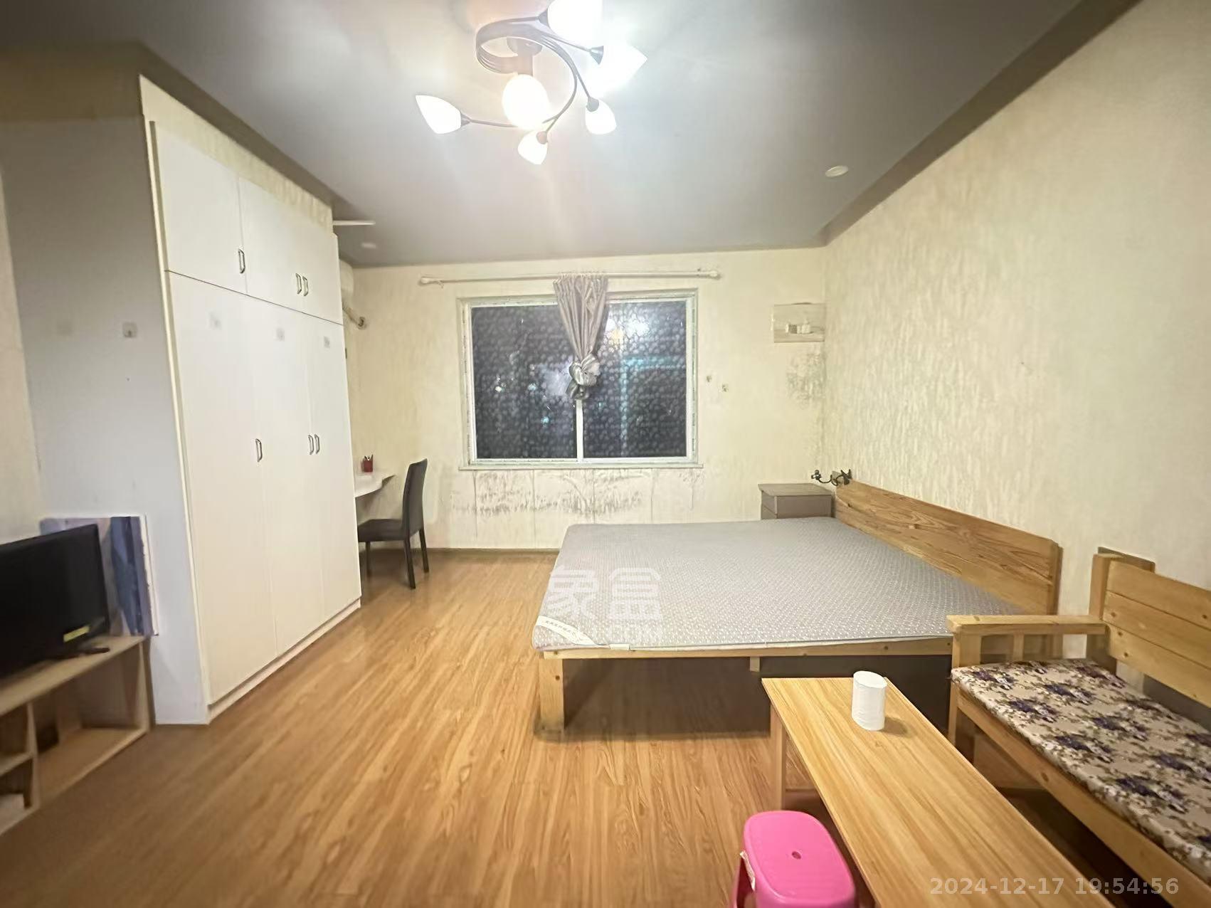 通发公寓 1室1厅1卫 1600.0元/月 通发公寓 1室1厅1卫 1600.0元/月室内图