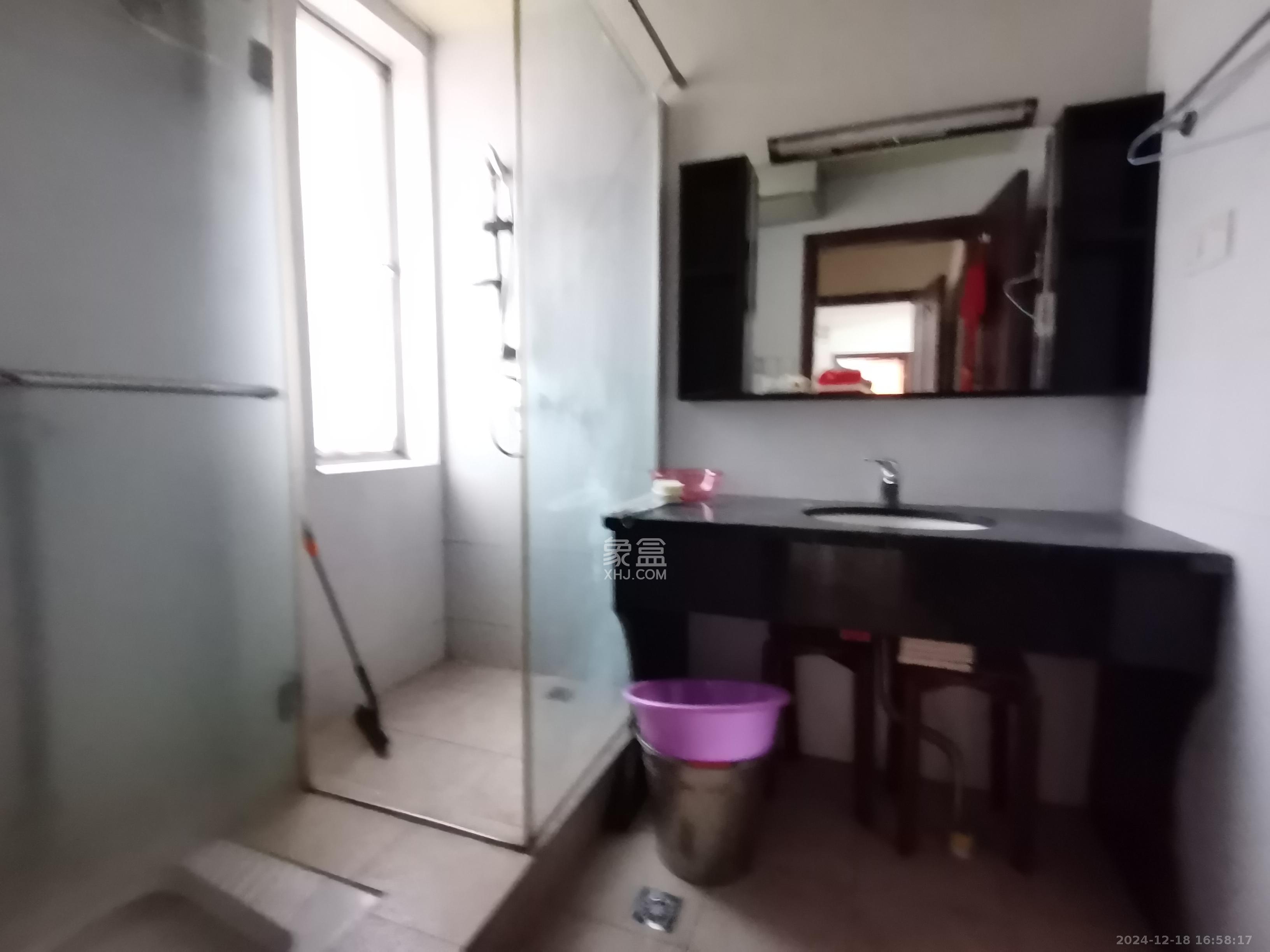 华雅花园 3室2厅2卫 3200.0元/月 华雅花园 3室2厅2卫 3200.0元/月室内图