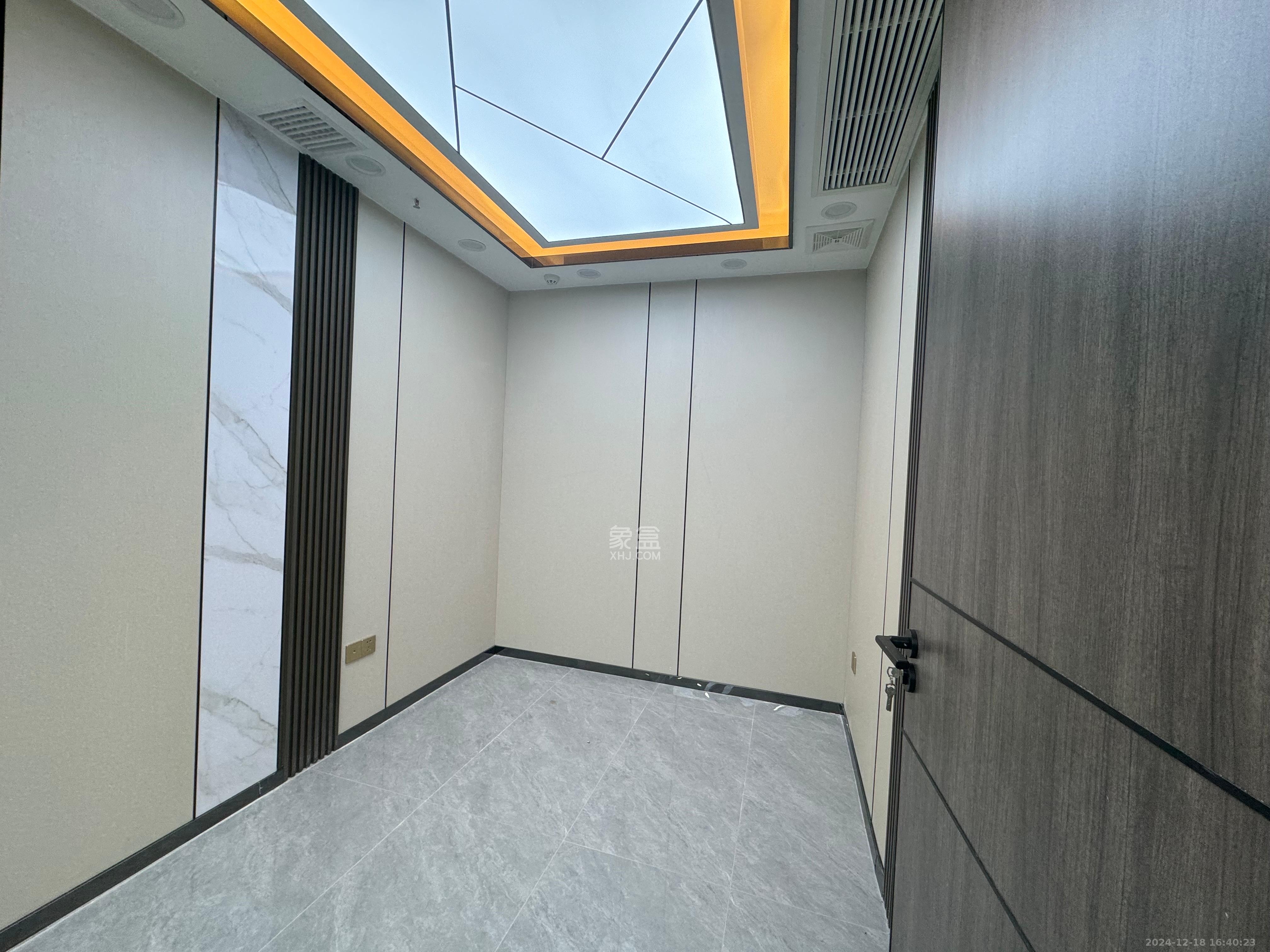 望新锦璨商业中心  1室1厅0卫    14800.0元/月 望新锦璨商业中心  1室1厅0卫    14800.0元/月室内图