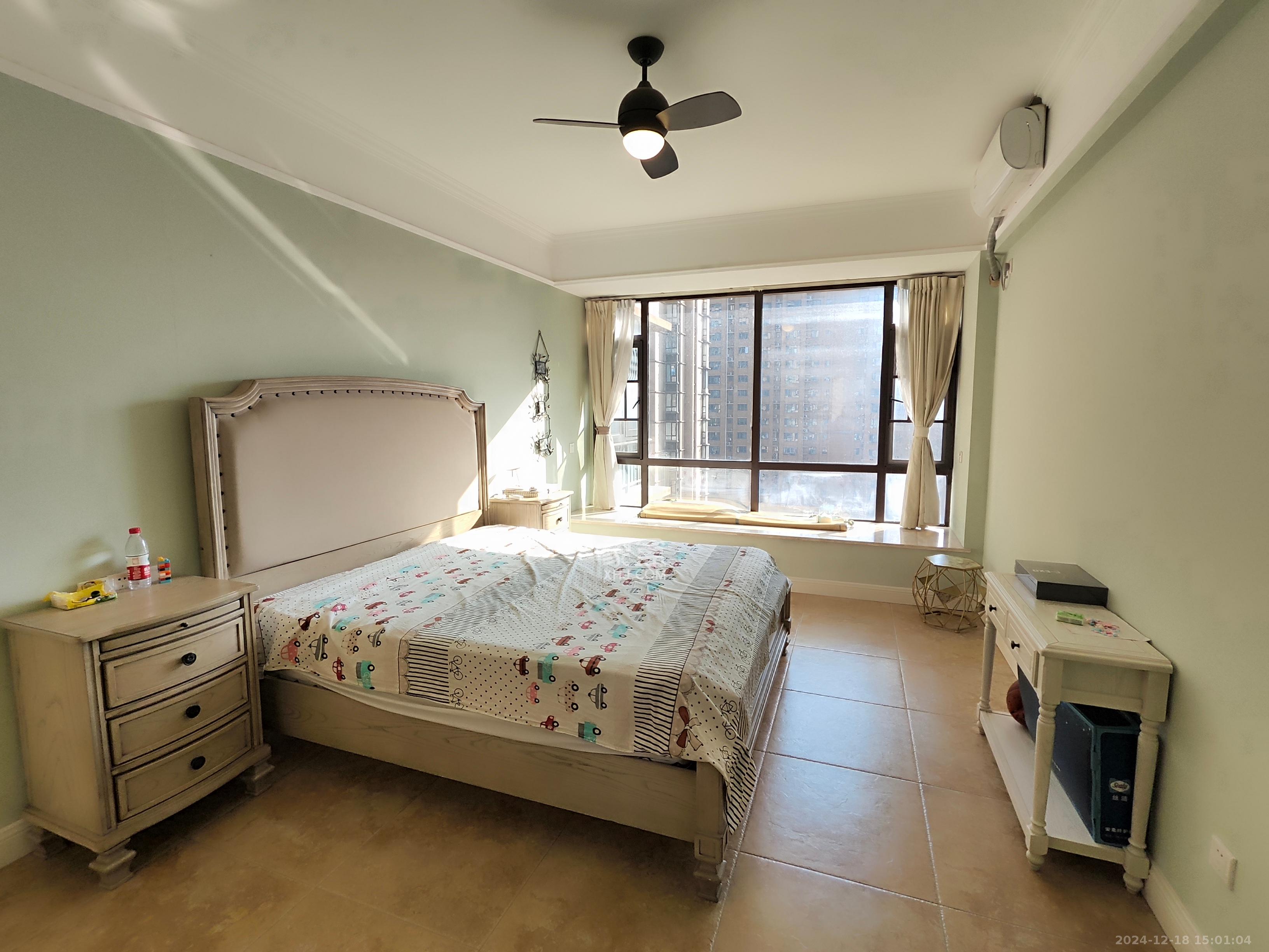 融科檀香山(融科紫檀、香山国际) 4室2厅3卫 8500.0元/月 融科檀香山(融科紫檀、香山国际) 4室2厅3卫 8500.0元/月室内图